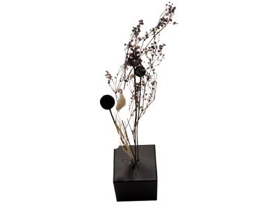 ひび割れたデザインの一輪挿し