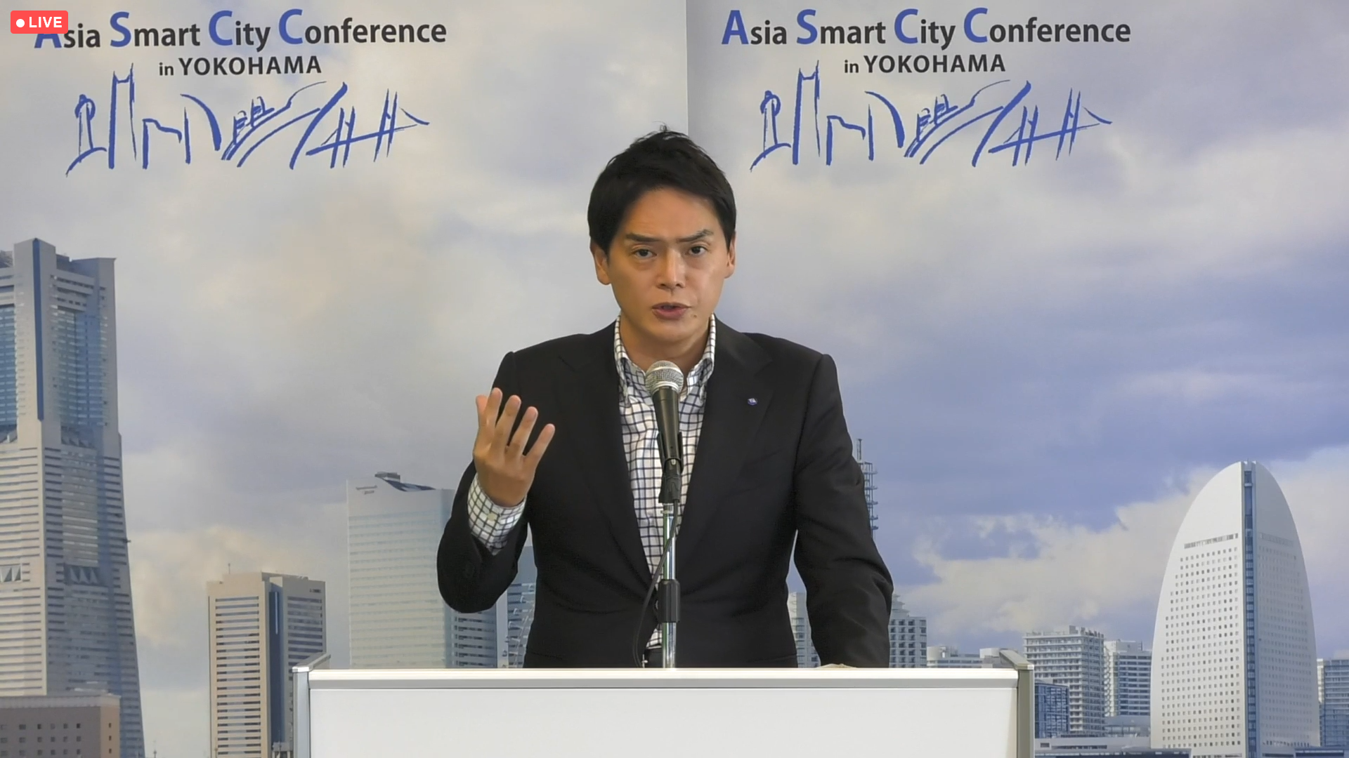 第10回会議の様子（山中市長挨拶）