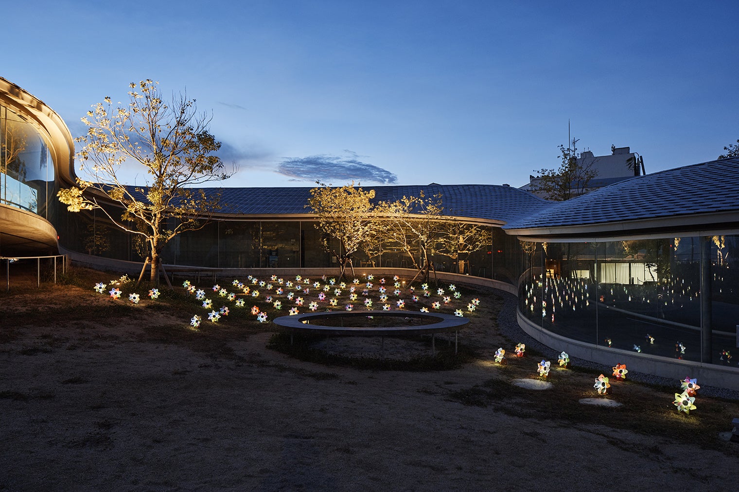 【ナイトマルシェやフォトコンテストも】 アートで楽しむ横浜の夜 ”ZOU-NO-HANA FUTURESCAPE PROJECT 2023” 12月8日、9日、10日に開催! 【ナイトマルシェやフォトコンテストも】 アートで楽しむ横浜の夜 ”ZOU-NO-HANA FUTURESCAPE PROJECT 2023” 12月8日、9日、10日に開催!