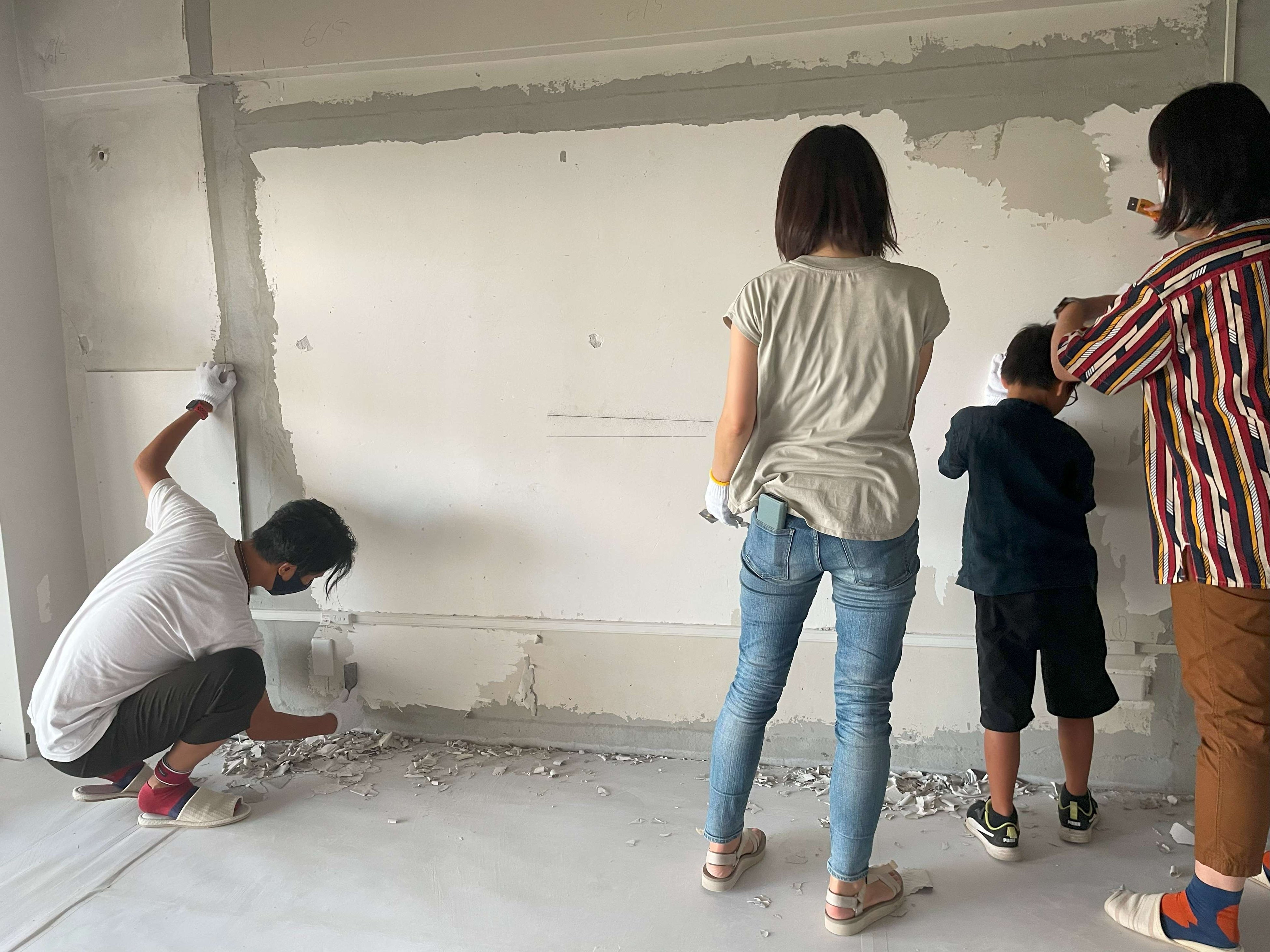 グループメンバーも自らDIYに参加