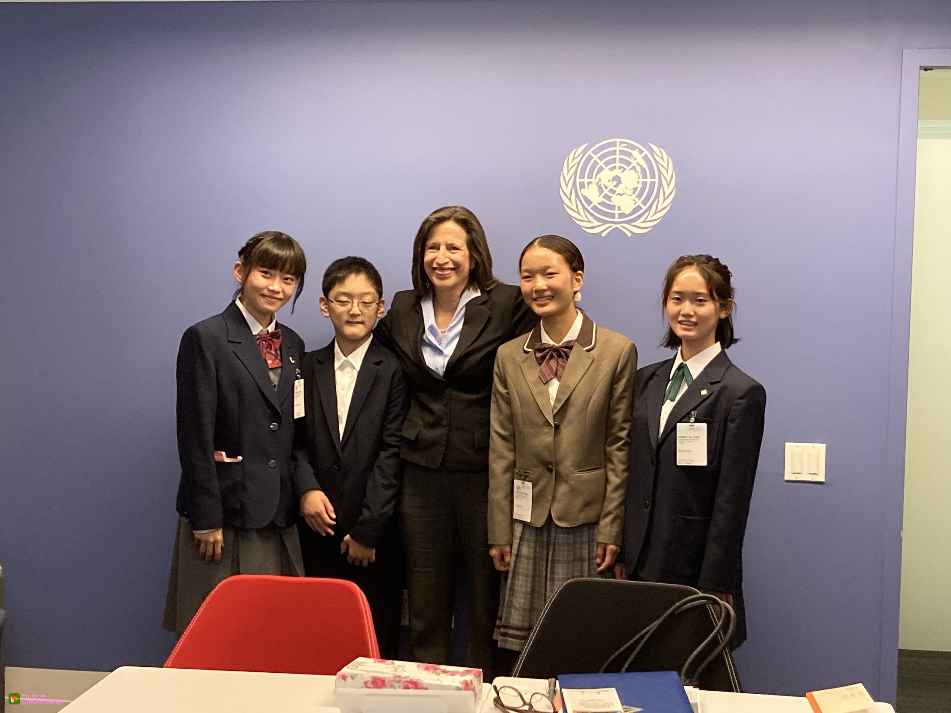 ニューヨークにある国際連合本部職員との会談の様子