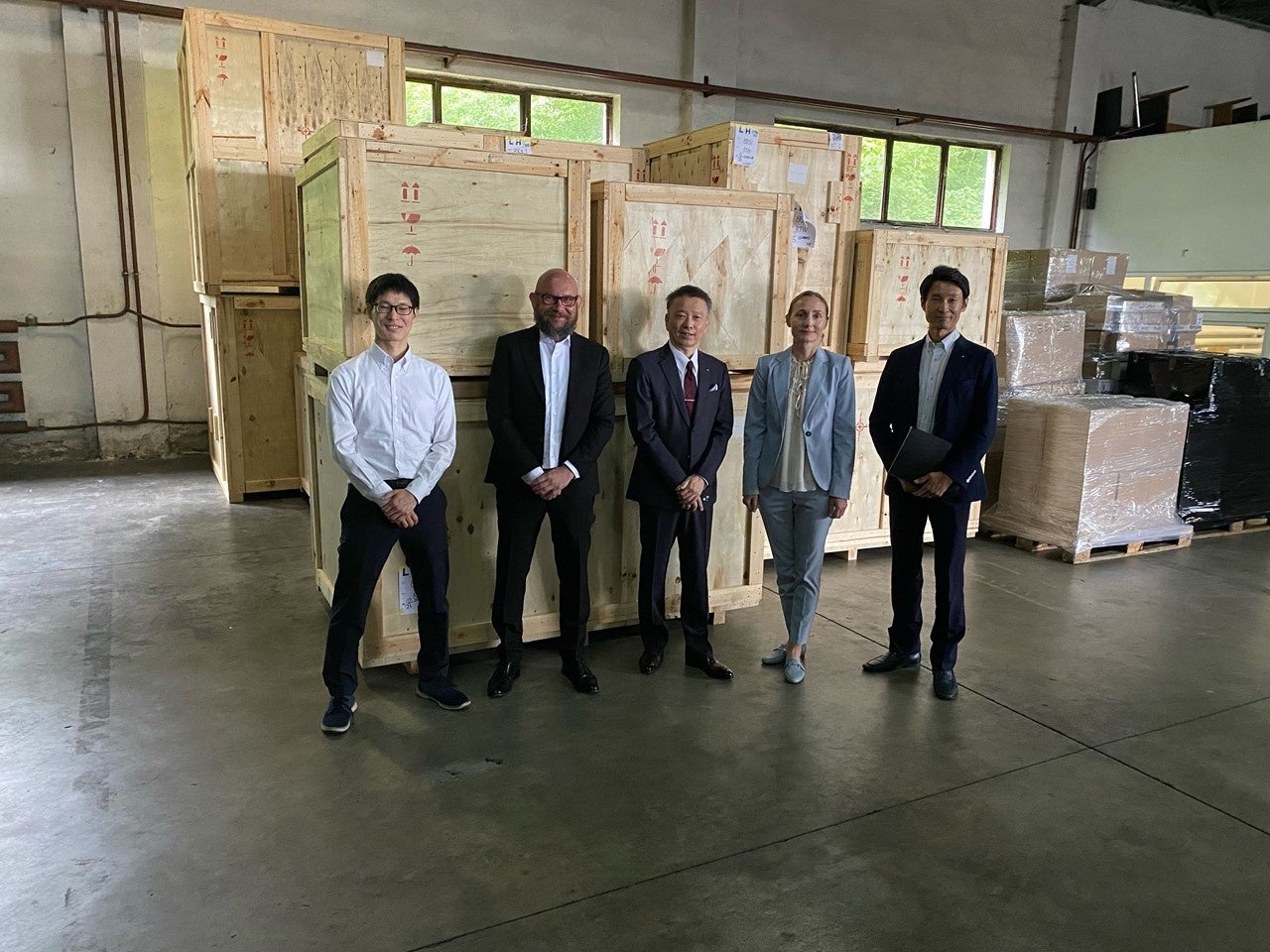 ポーランド、プシェミシル市内の倉庫へ物資入庫（JICA、輸送会社、横浜市立会い）