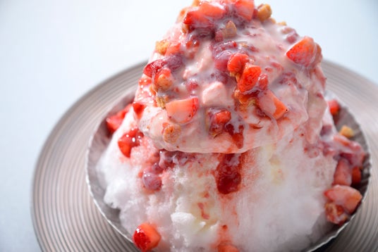 【ホテル椿山荘東京】“食べ進めるほどに変化する”デザート仕立ての新感覚かき氷が初登場 こだわりの氷とホテルの技が織りなす贅沢かき氷2種 6月6日よりスタート 【ホテル椿山荘東京】“食べ進めるほどに変化する”デザート仕立ての新感覚かき氷が初登場 こだわりの氷とホテルの技が織りなす贅沢かき氷2種 6月6日よりスタート