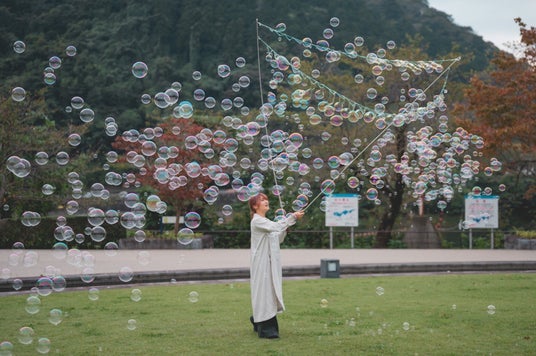 【箱根ホテル小涌園】シャボン玉で♯し泡せをお届け!シャボン玉師「みんみぽ」が贈る夢時間 光と泡のシャボン玉イベントを初開催! 【箱根ホテル小涌園】シャボン玉で♯し泡せをお届け!シャボン玉師「みんみぽ」が贈る夢時間 光と泡のシャボン玉イベントを初開催!