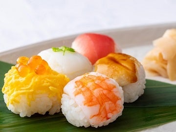 色とりどりの手毬寿司が御祝に華を添えます