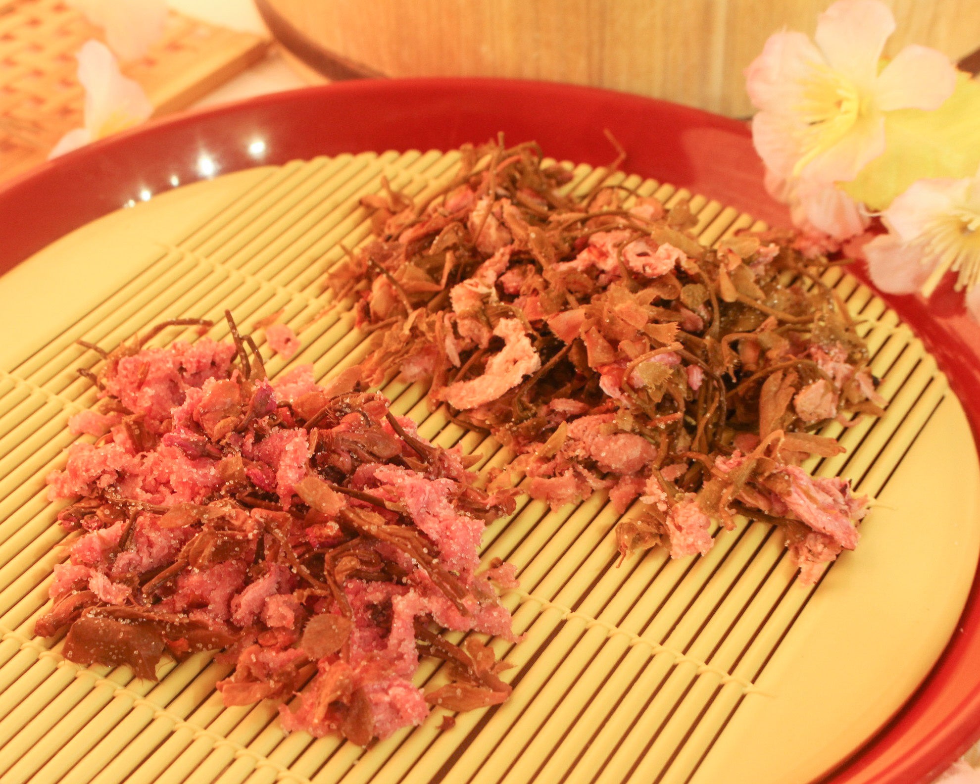 「不揃い桜」左 関山　右 普賢象・松月