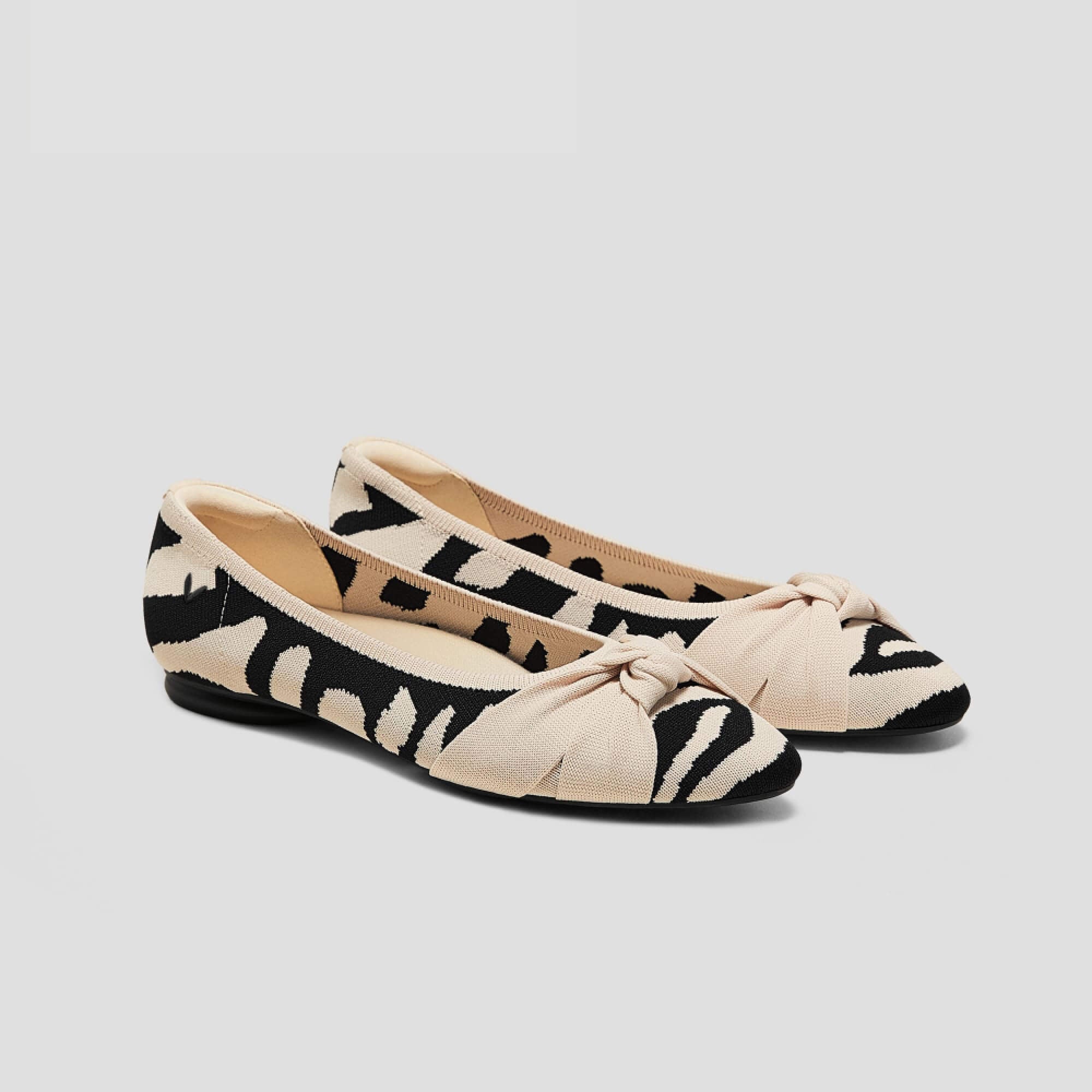 エコフレンドリーでスタイリッシュなシューズブランド「VIVAIA」大人気