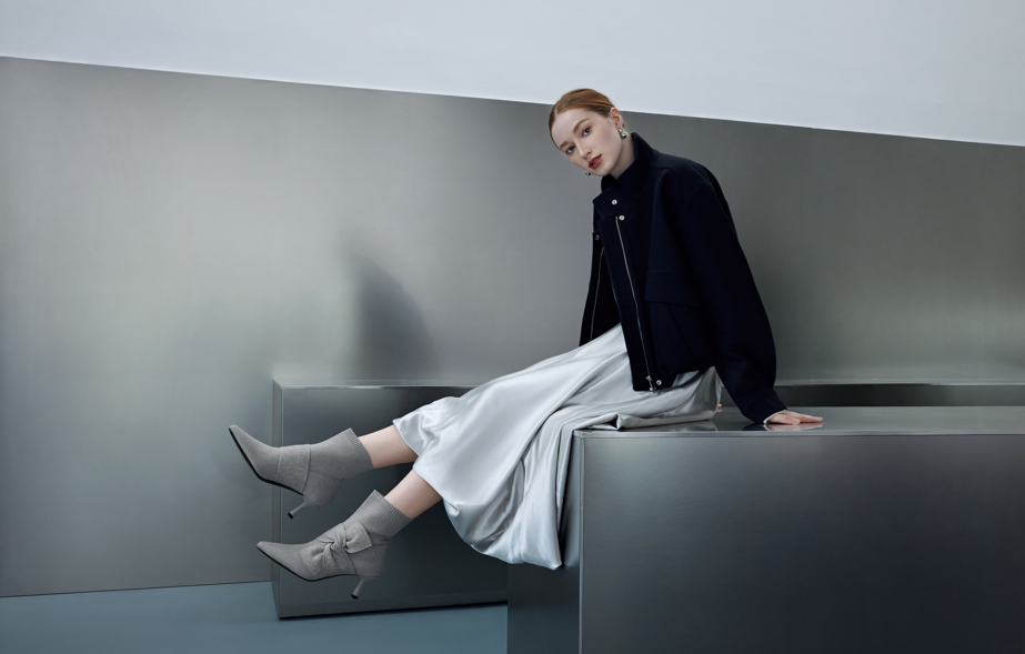 VIVAIA リボン付きグレーラメニットブーツ VIVAIA リボン付きグレー