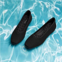 VIVAIAのピュアファッションを体現するフラットシューズ「Margot VIVAIAのピュアファッションを体現するフラットシューズ「Margot