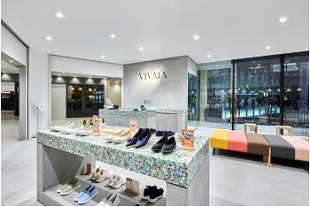 VIVAIAのピュアファッションを体現するフラットシューズ「Margot