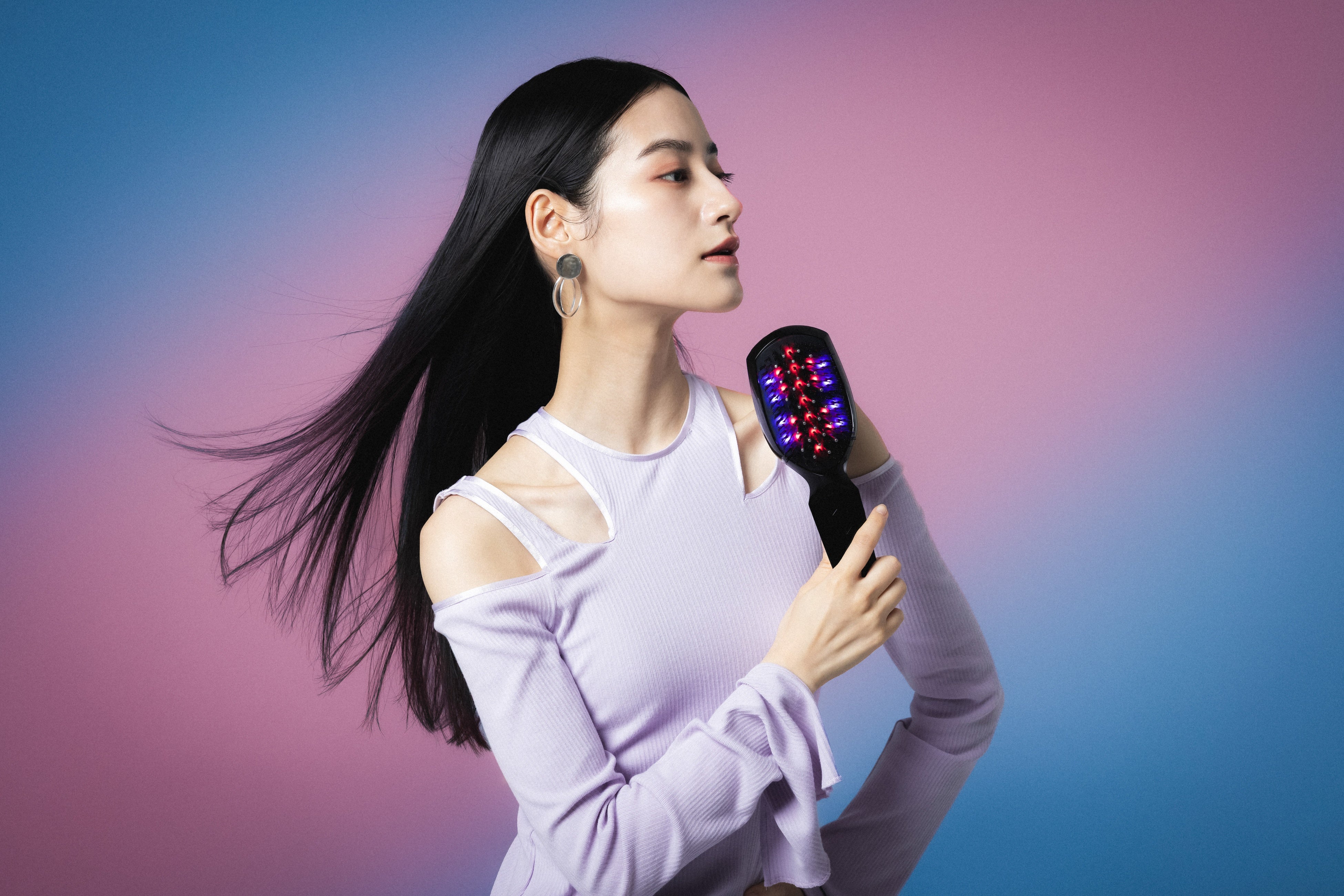 美顔器のお悩み“あるある”を解決！】 CLiONE進化モデル「クリオネ