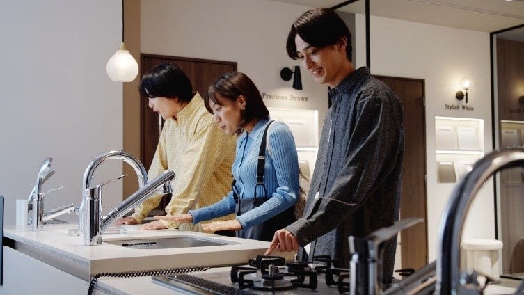 「キッチンカウンター」「CMメイキング」より