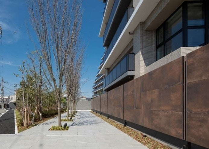 ▲けやき通りをイメージしたエントランスアプローチ