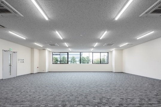 ▲全館LED照明（写真は事務室（1階））