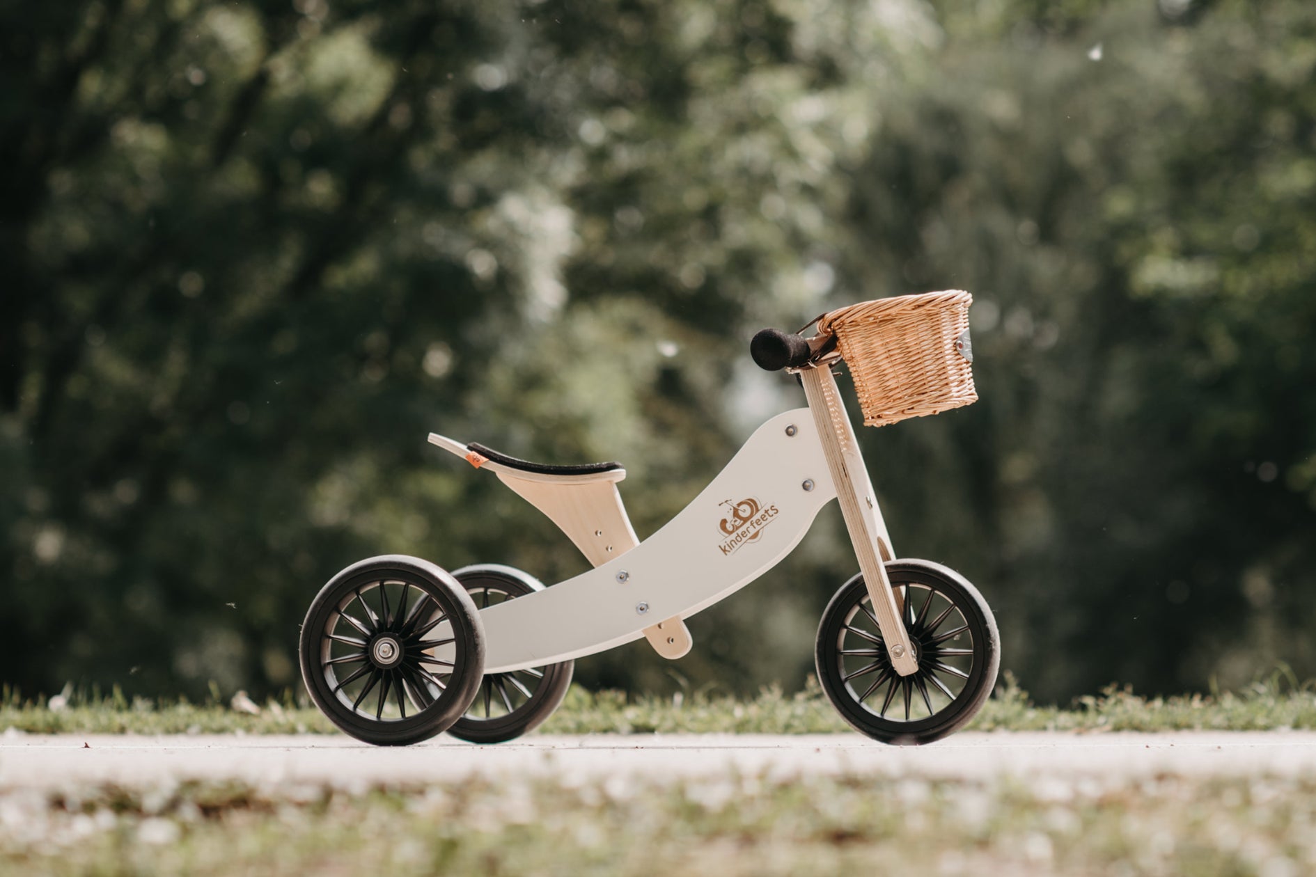 世界20か国以上で愛されているKinderfeets】『Tiny Tot Plus』新 世界20か国以上で愛されているKinderfeets】『Tiny Tot Plus』新