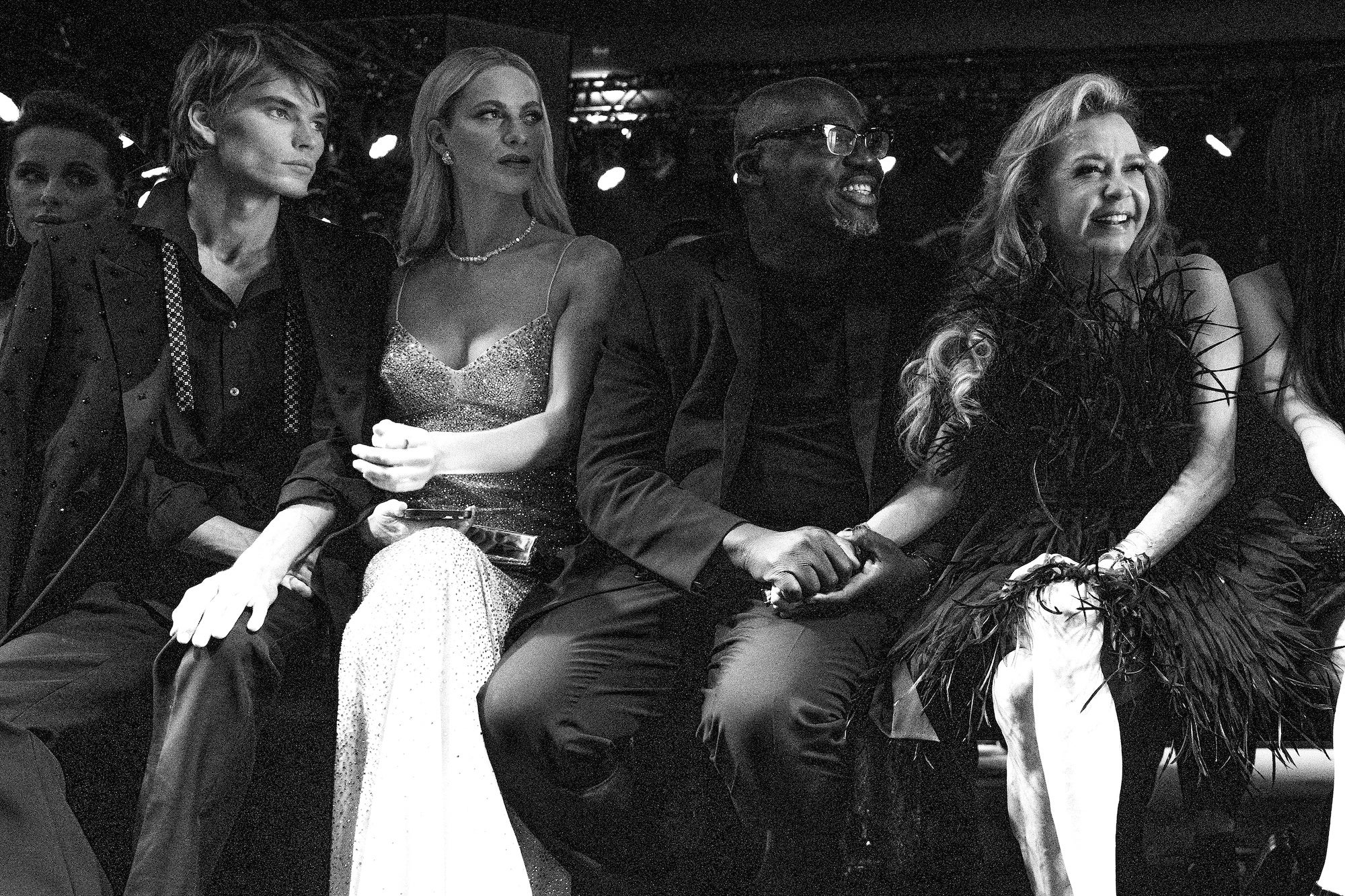 左から、ジョーダン・バレット、ポピー・デルヴィーニュ、  エドワード・エニンフル、キャロライン・ショイフレ