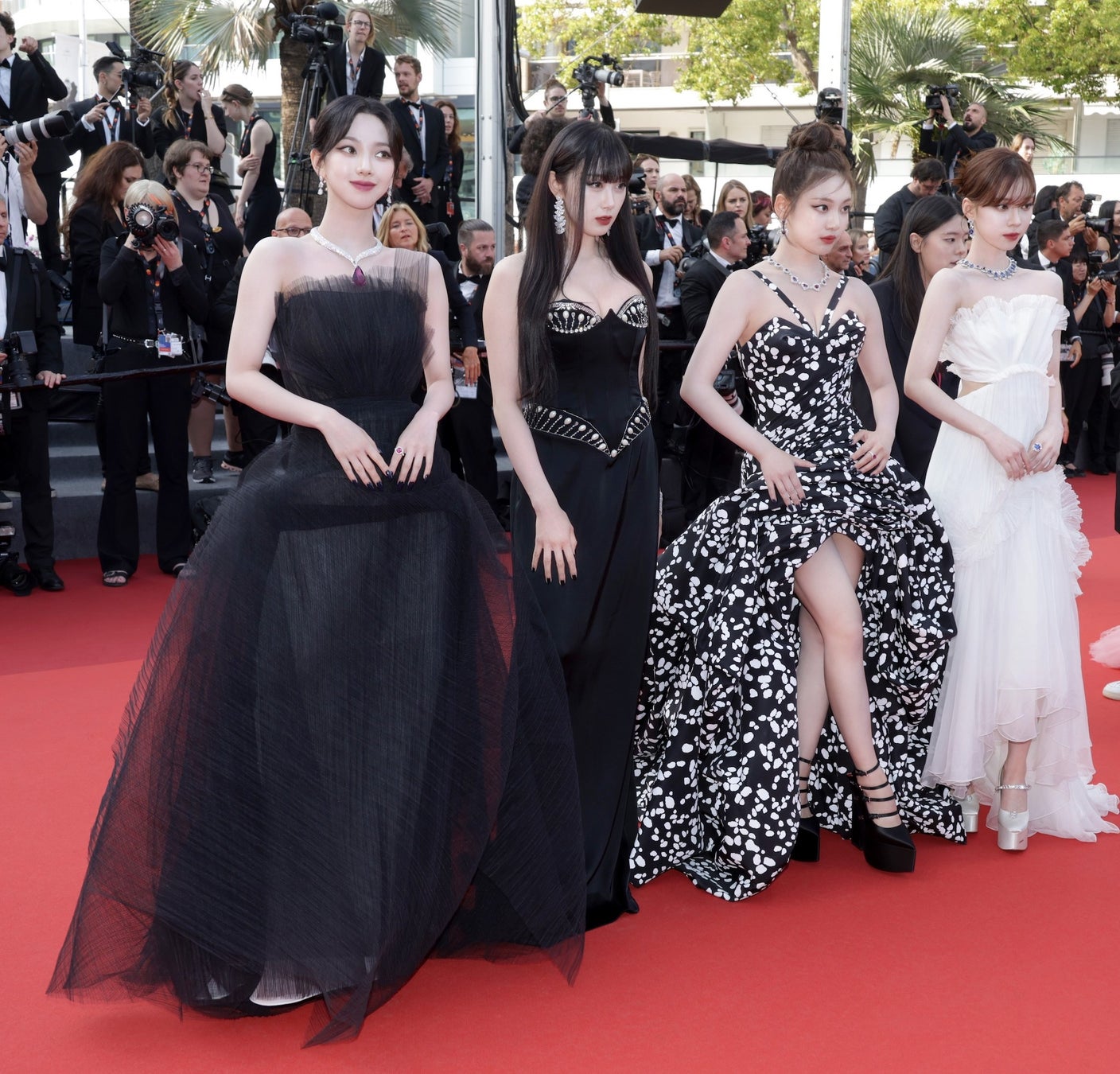【Chopard】第76回カンヌ国際映画祭のレッドカーペットにショパールのハイジュエリーを纏ったaespaが登場