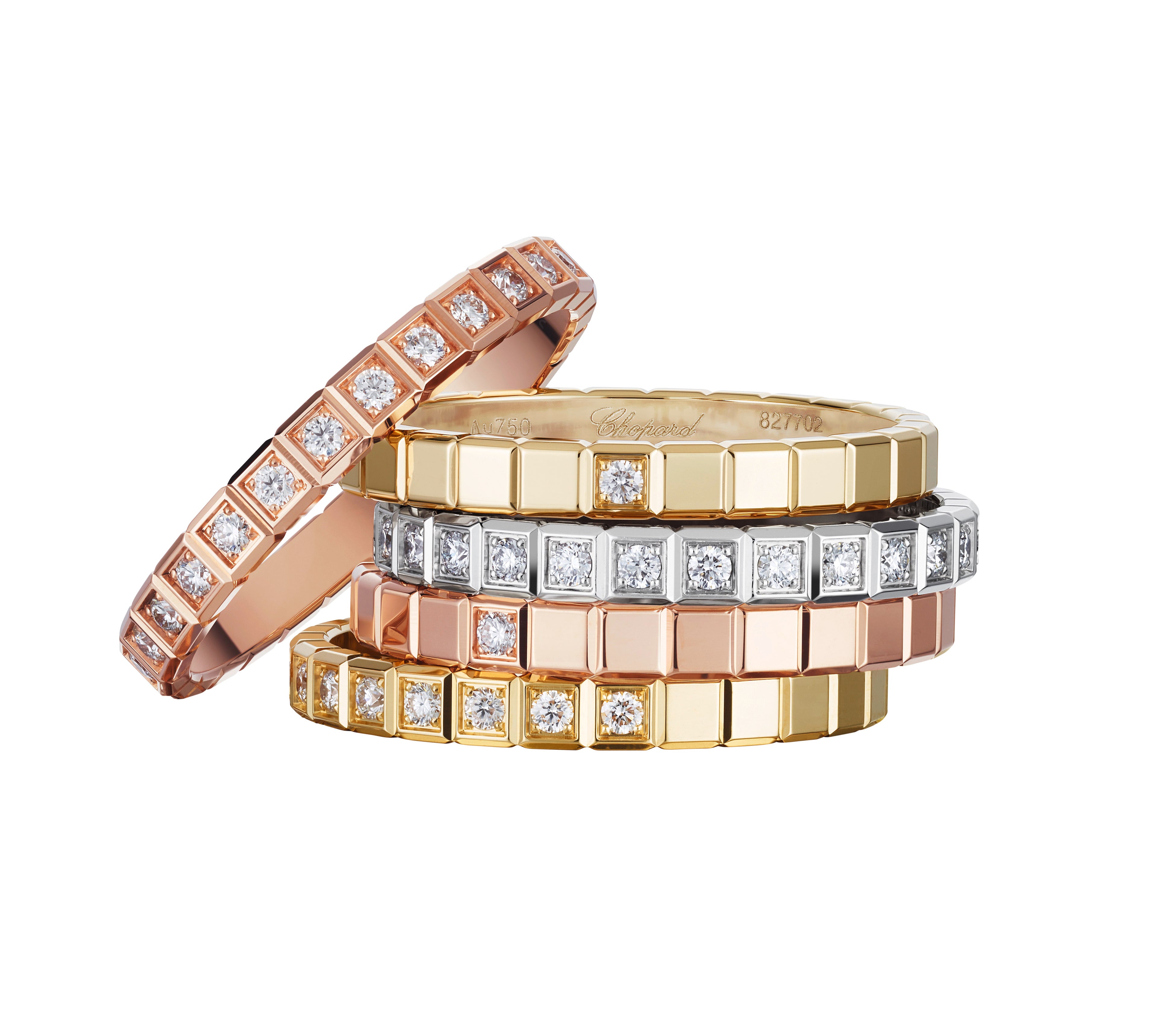 マリッジリングとして高い人気を誇る「アイスキューブ」