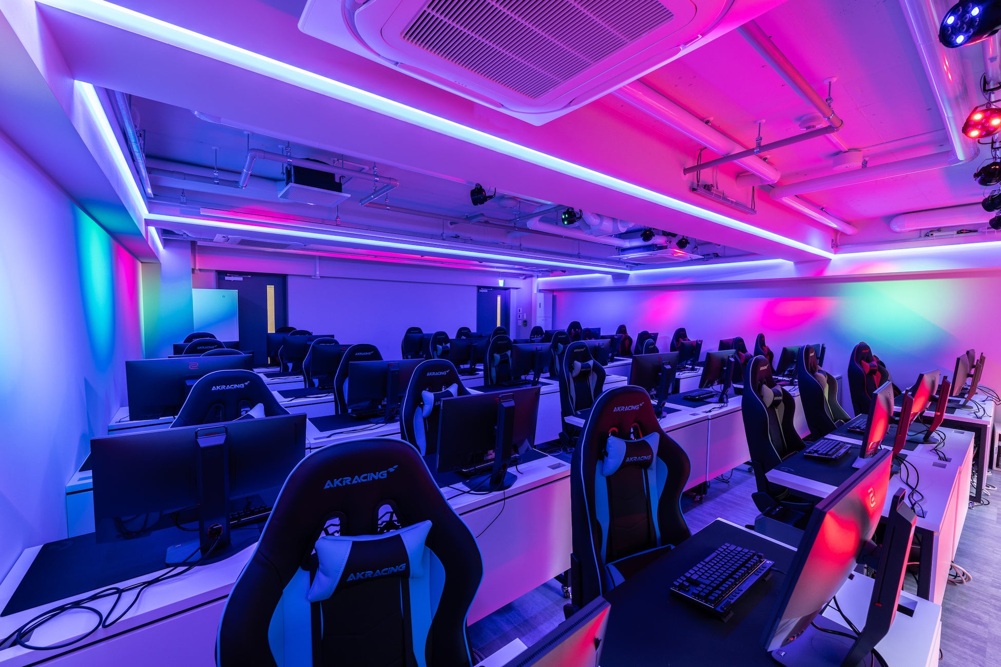 東京デザインテクノロジーセンター専⾨学校 ⾼等課程に好きなことに打ち込める「ドリーム校舎」完成 | 学校法人コミュニケーションアート 東京デザインテクノロジーセンター専門学校のプレスリリース 東京デザインテクノロジーセンター専⾨学校 ⾼等課程に好きなことに打ち込める「ドリーム校舎」完成 | 学校法人コミュニケーションアート 東京デザインテクノロジーセンター専門学校のプレスリリース