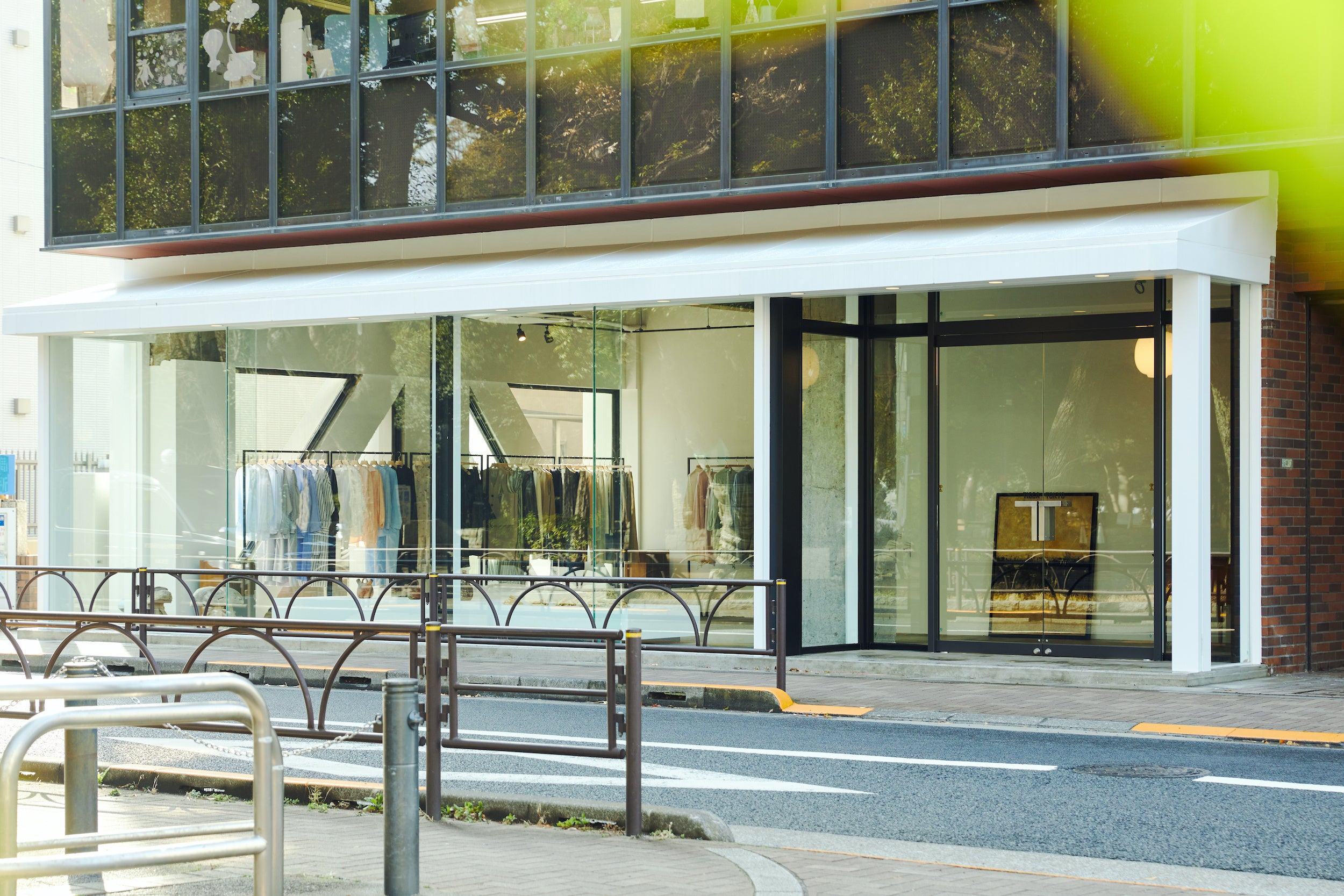 開放感のある店内が広がります