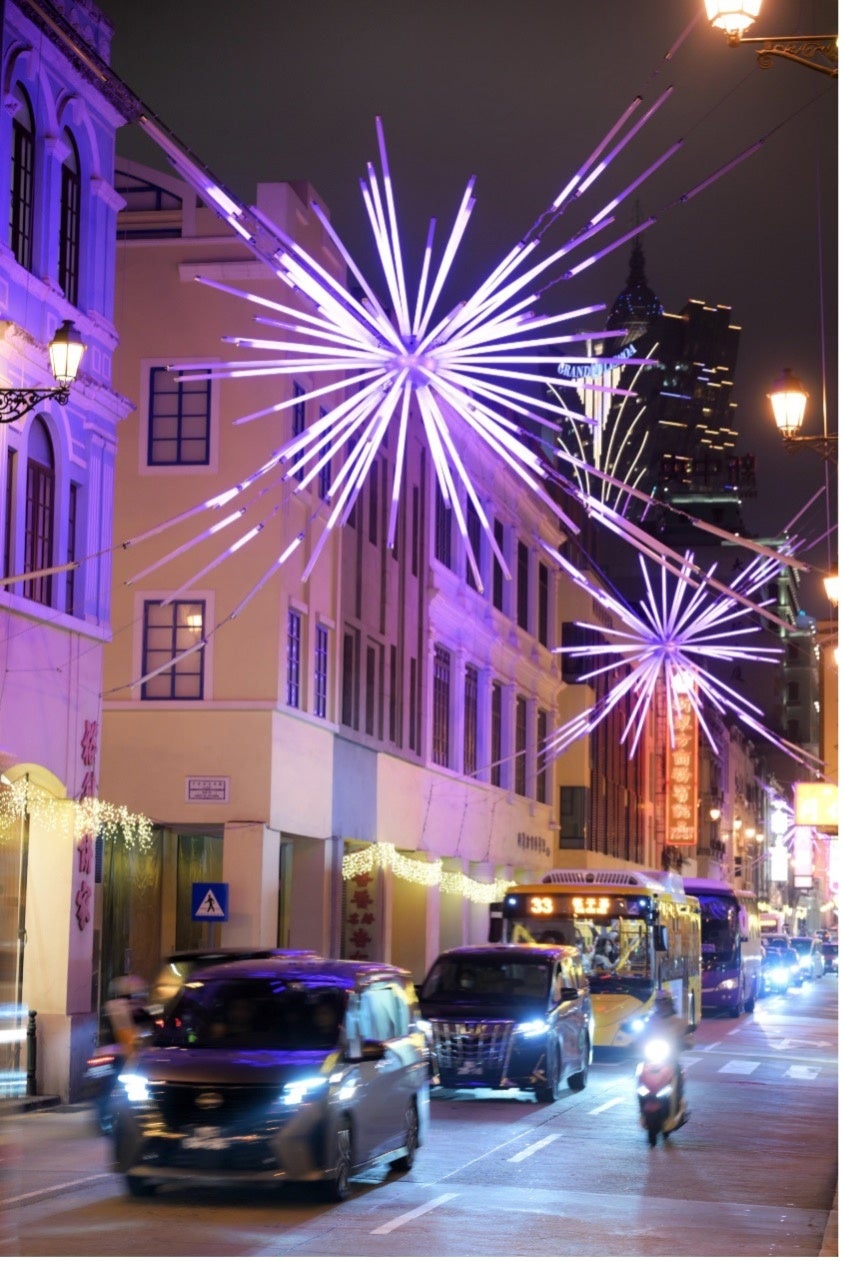 SJMが提供する大規模な光のインスタレーション「Let’s Light Up Almeida Ribeiro」（アルメイダ　リベイロを照らそう） を開催し、歴史的地区の文化的・芸術的活力を観光客に紹介しています。