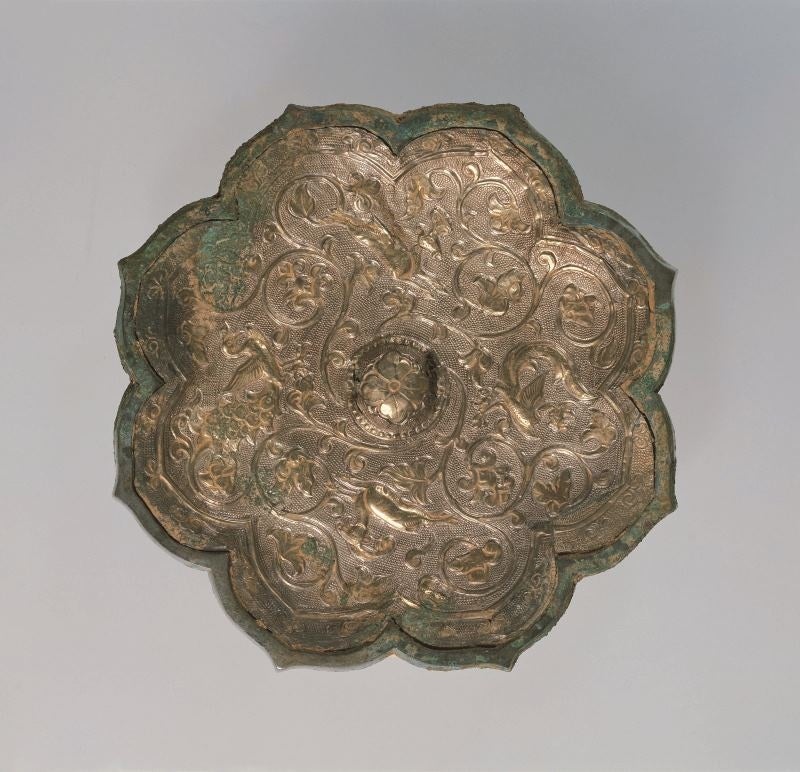 銀貼鍍金鳥獣華文八稜鏡