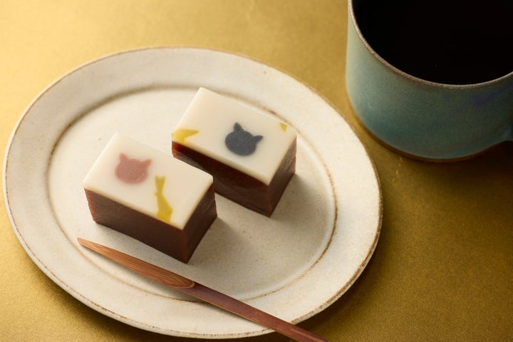 【バレンタインや猫の日に】彩雲堂・チョコレート羊羹「まちねこ」リニューアル。愛らしいネコのデザインでパッケージも一新。 | 株式会社 彩雲堂の ...