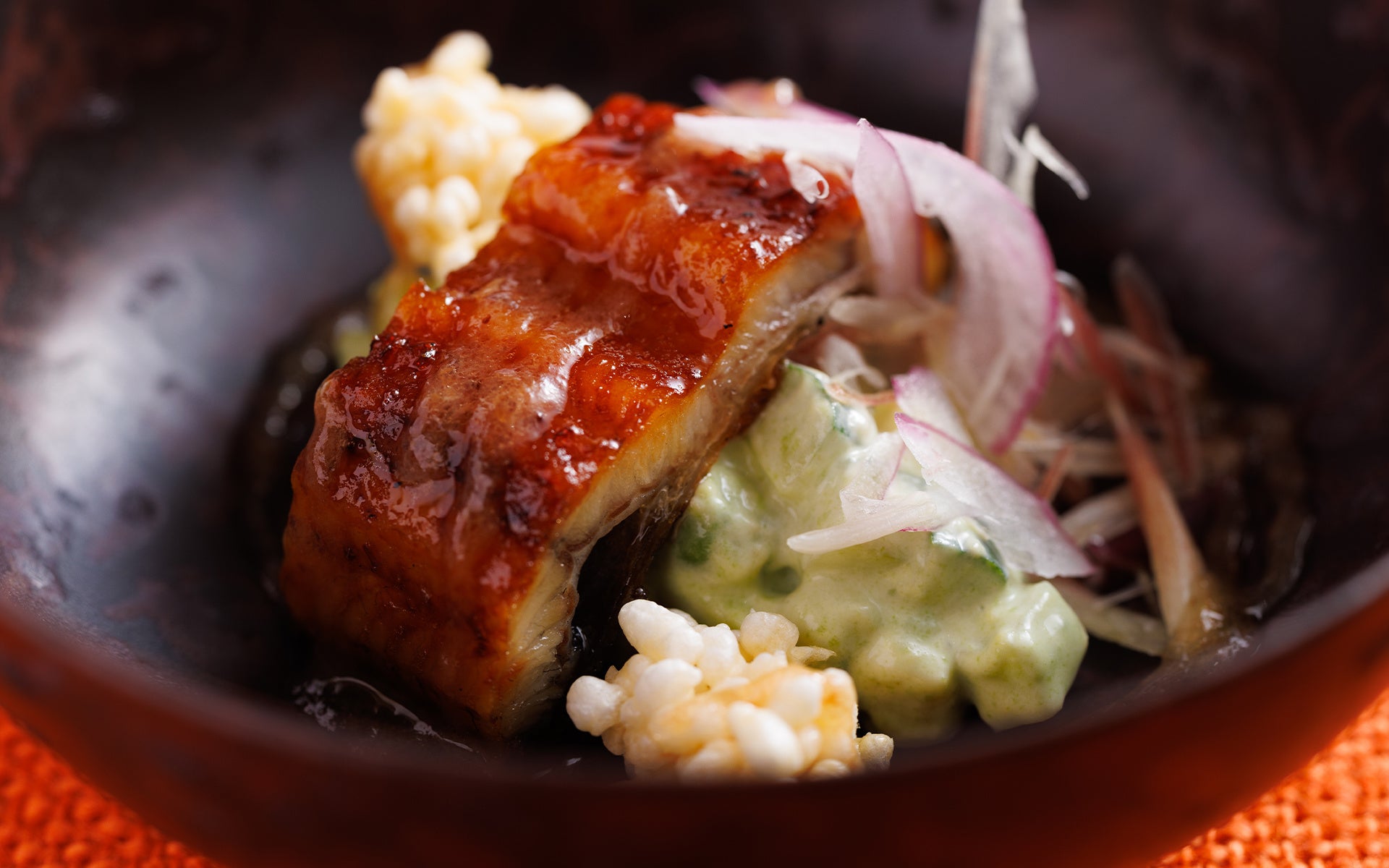 鰻の蒲焼とアボカド 梅肉のドレッシング