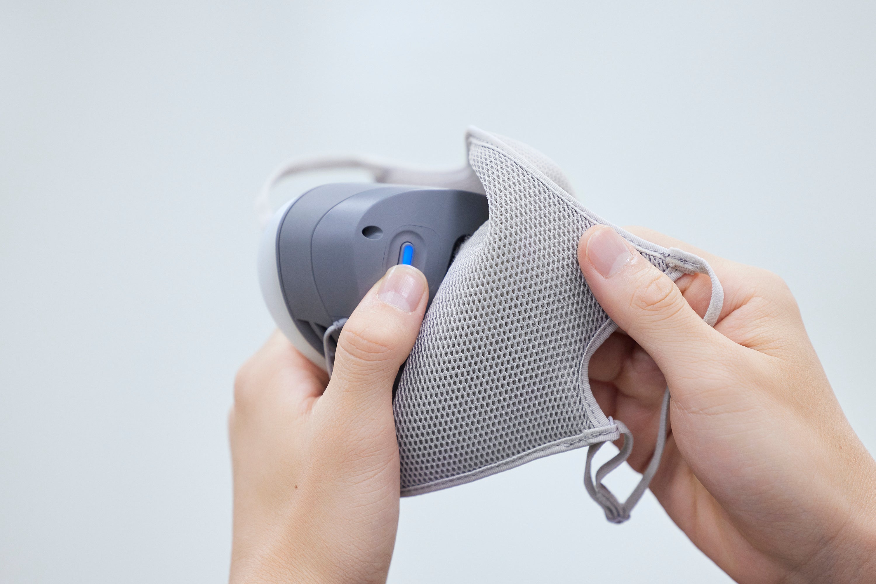 ボタンを3秒長押しで電源ON