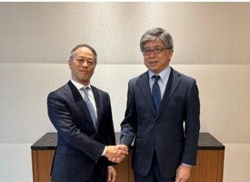 (左から)丸紅 執行役員 エネルギー本部長 山﨑雅弘、 大阪ガス 執行役員 事業創造本部長 夏秋英治