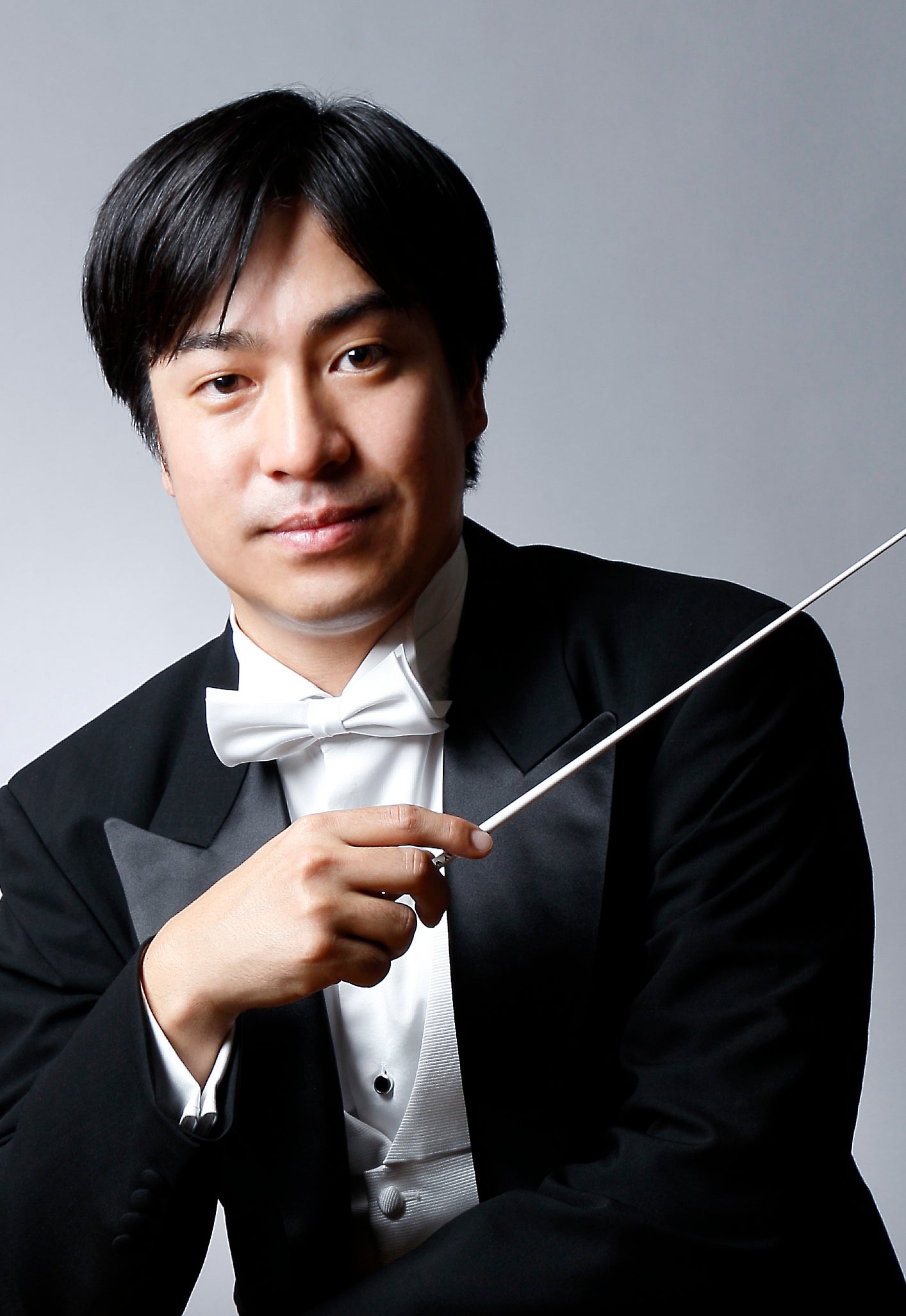 指揮・音楽監督：井田 勝大　©Ayumu Gombi