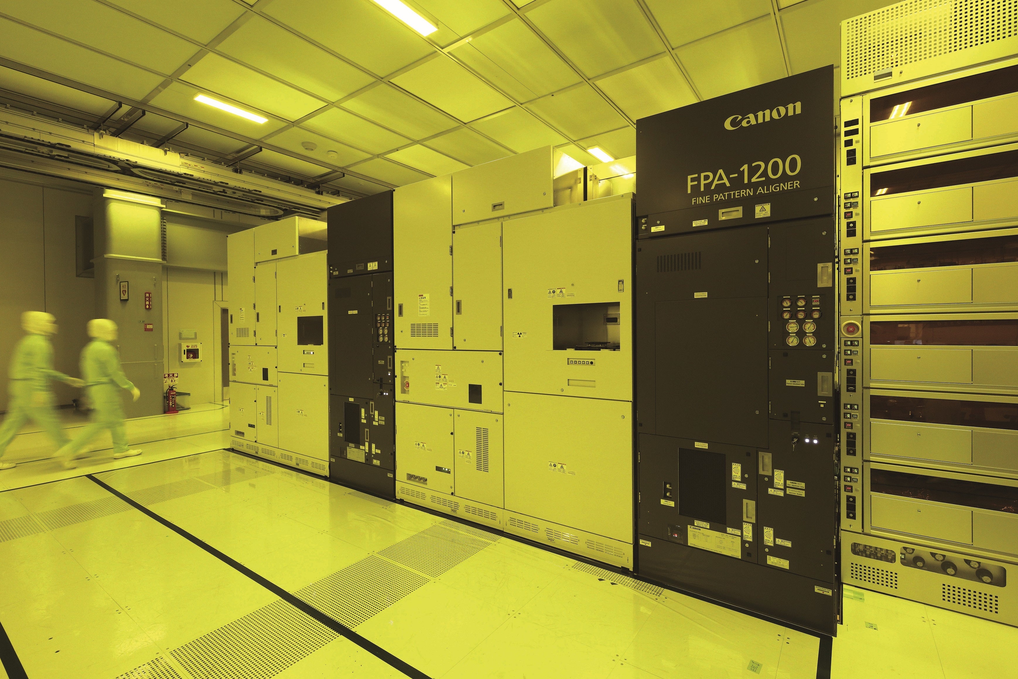 NIL技術を使用した半導体製造装置「FPA-1200NZ2C」