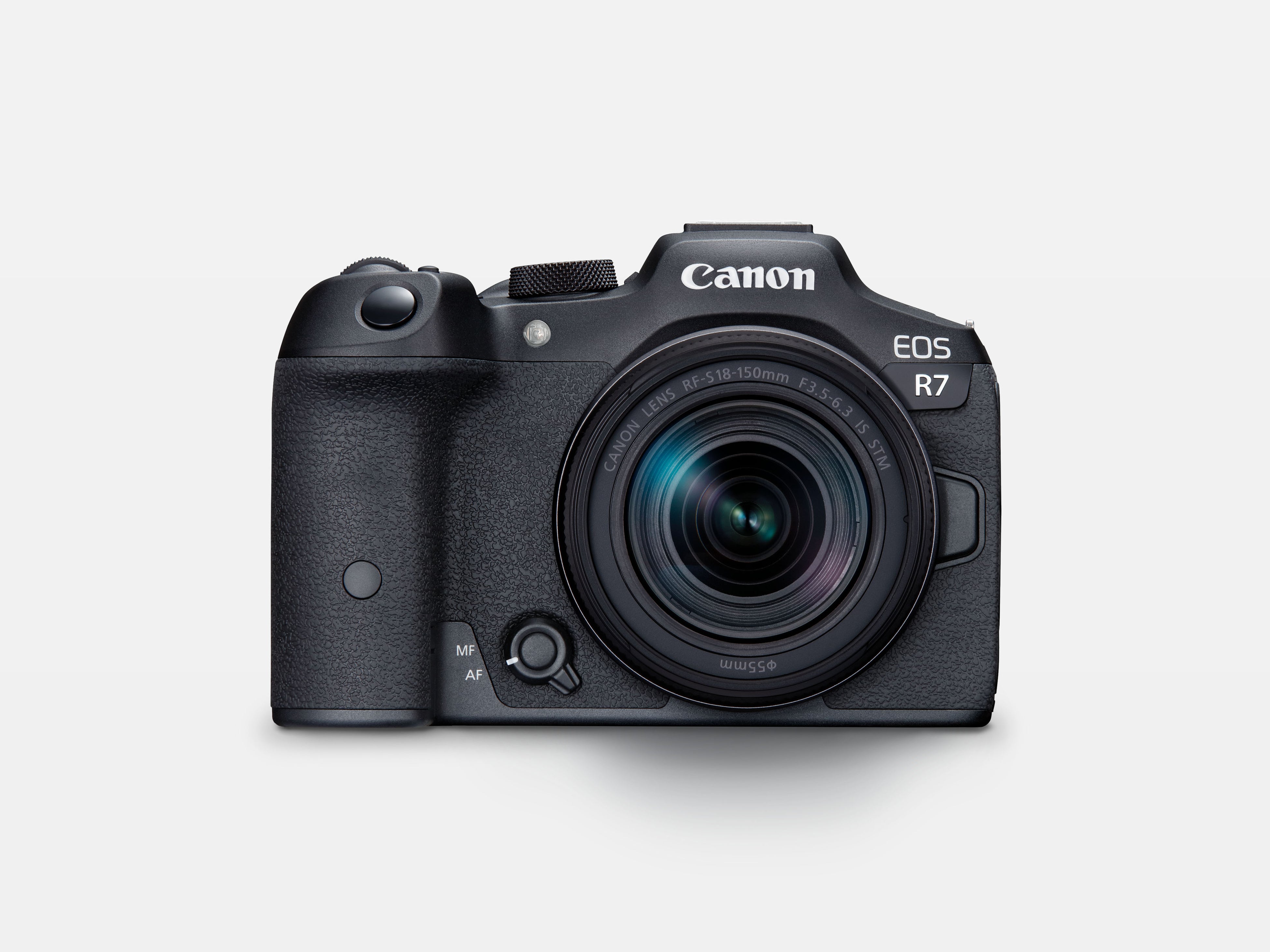 EOS R7（RF-S18-150mm F3.5-6.3 IS STM 装着時）