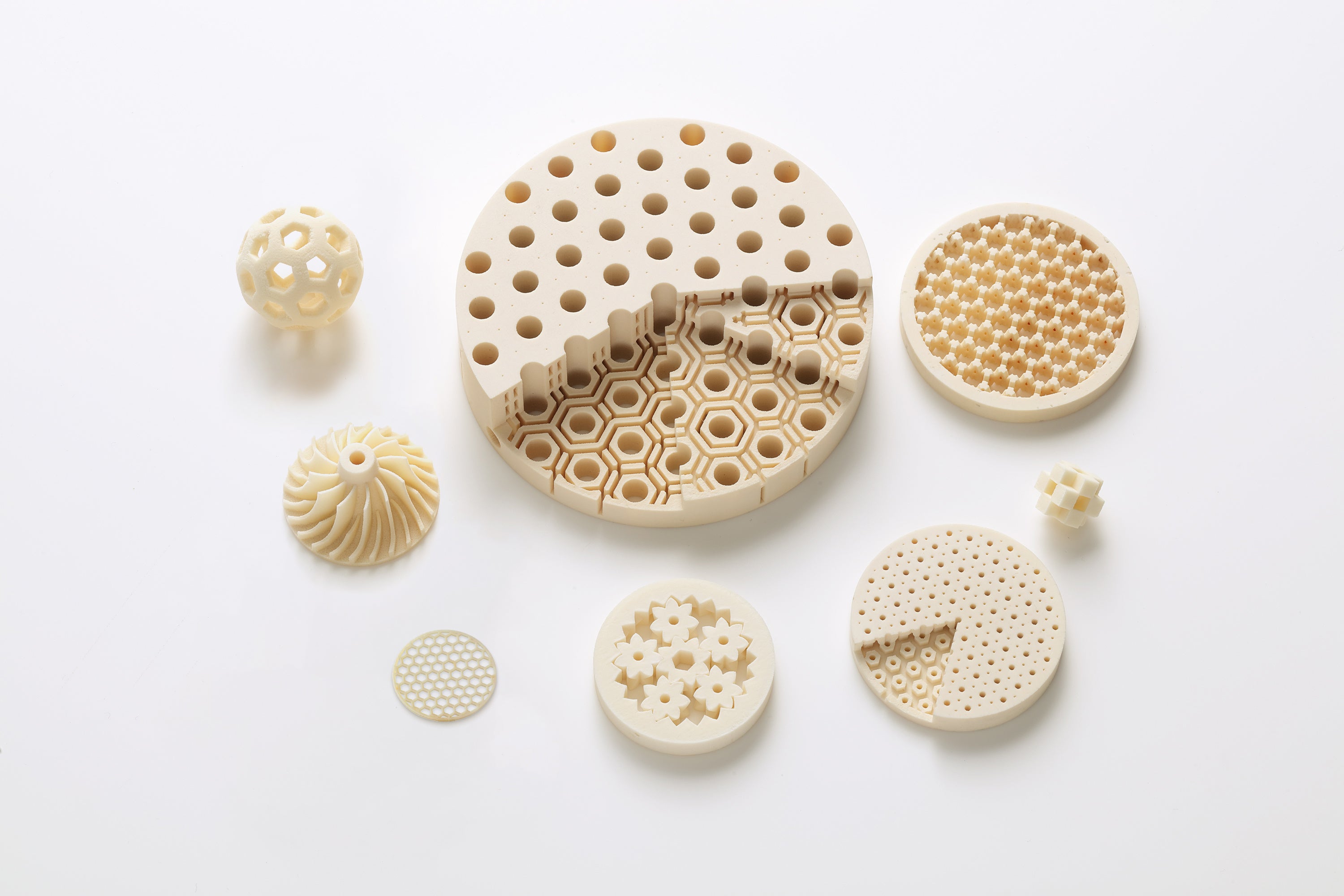 複雑な形状をセラミックス材料で実現