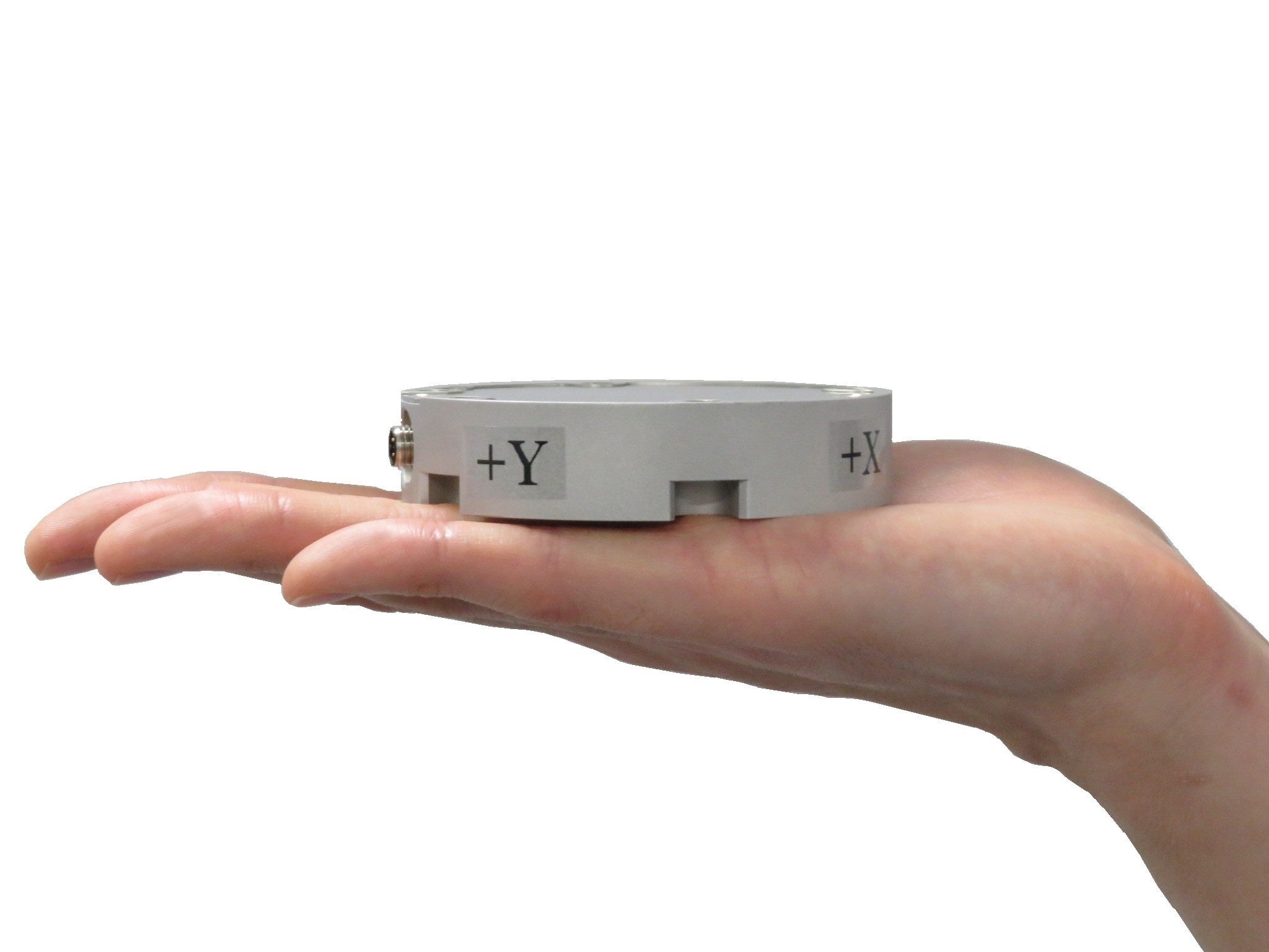 20mmの薄型を実現