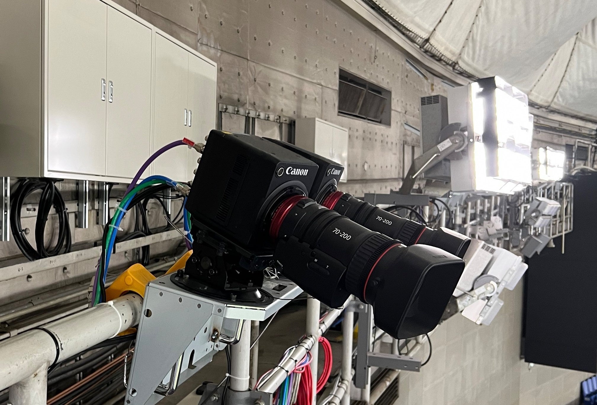 東京ドームに設置されたカメラ