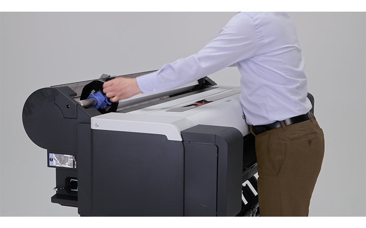 平らな天面で容易にロール紙セット