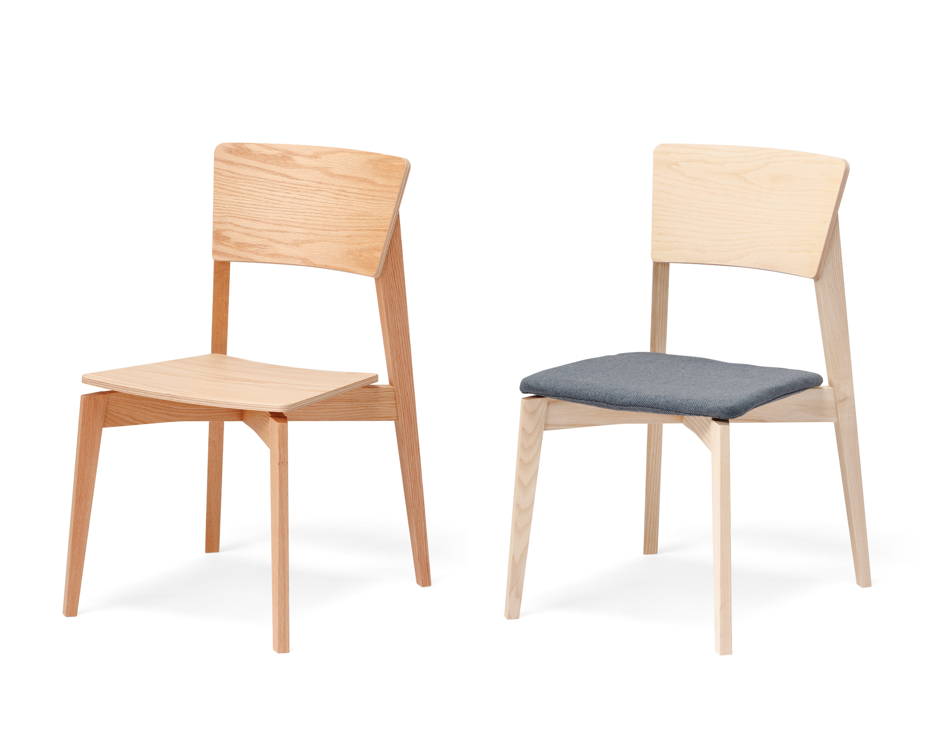 木で仕上げたスタッキングできる軽快なフォルムのチェアです。 座面には専用のクッション入りカバーが取り付け可能で、脱着も容易な仕様。長時間座って作業したいときには、気軽に座り心地をアップグレードできます。