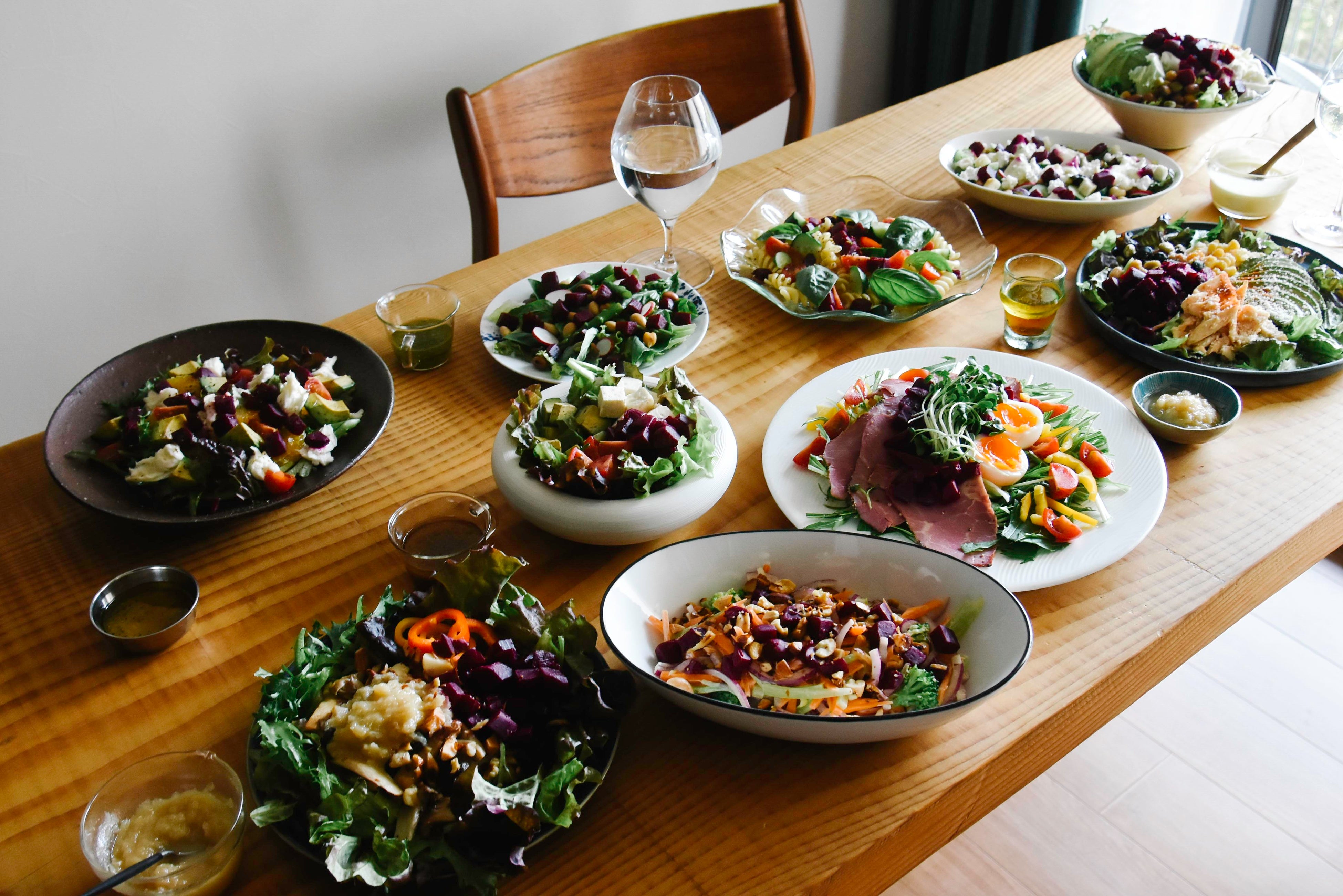 ビーツのサラダの食卓
