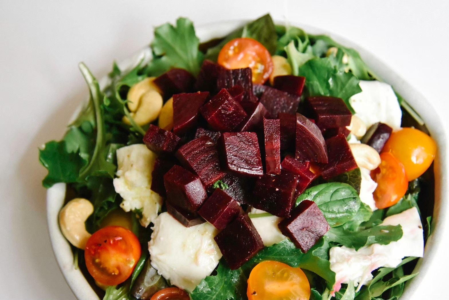 ダイスカットしているため、サラダにそのまま乗せて食べられます