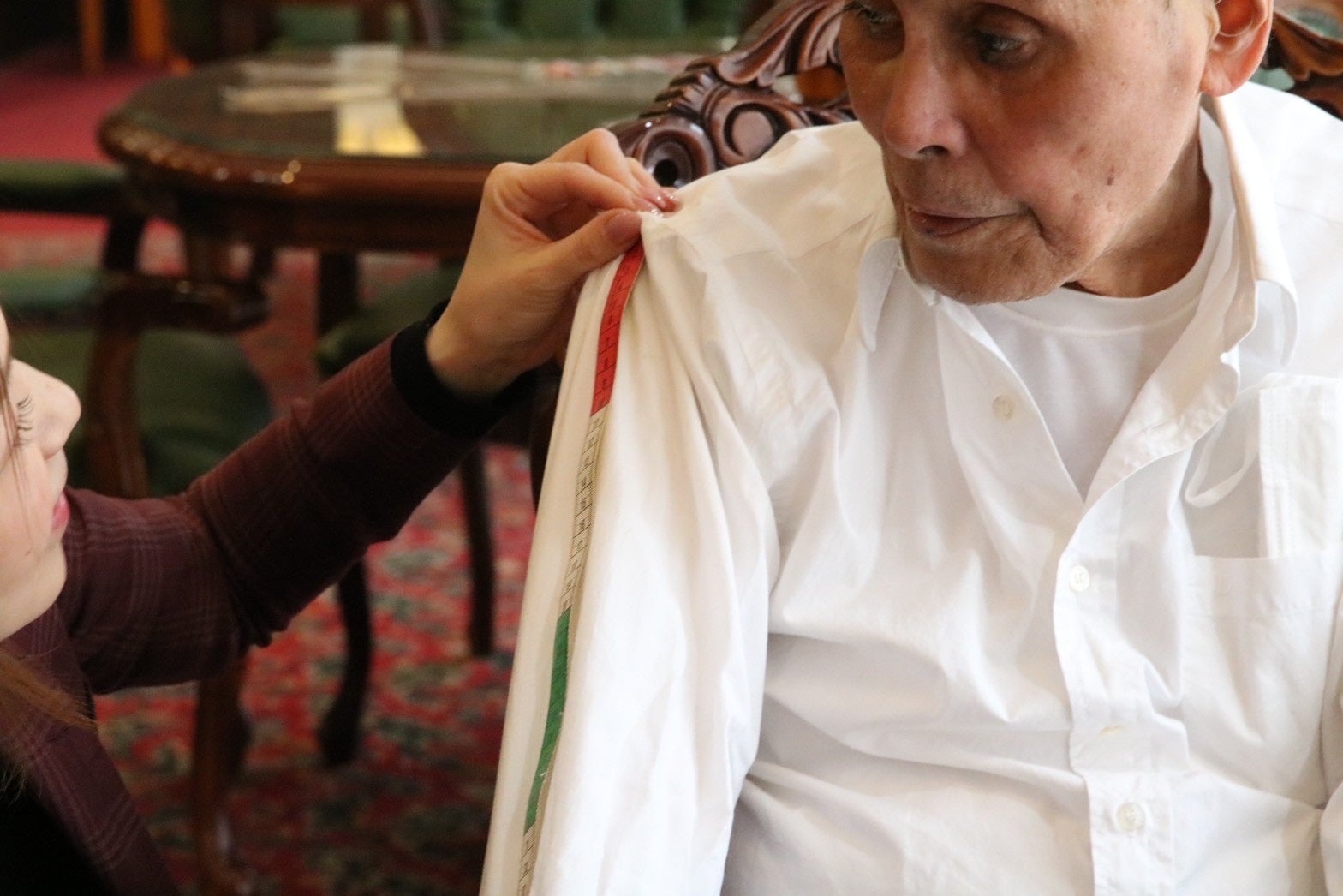 メジャーで測らせていただいてる様子