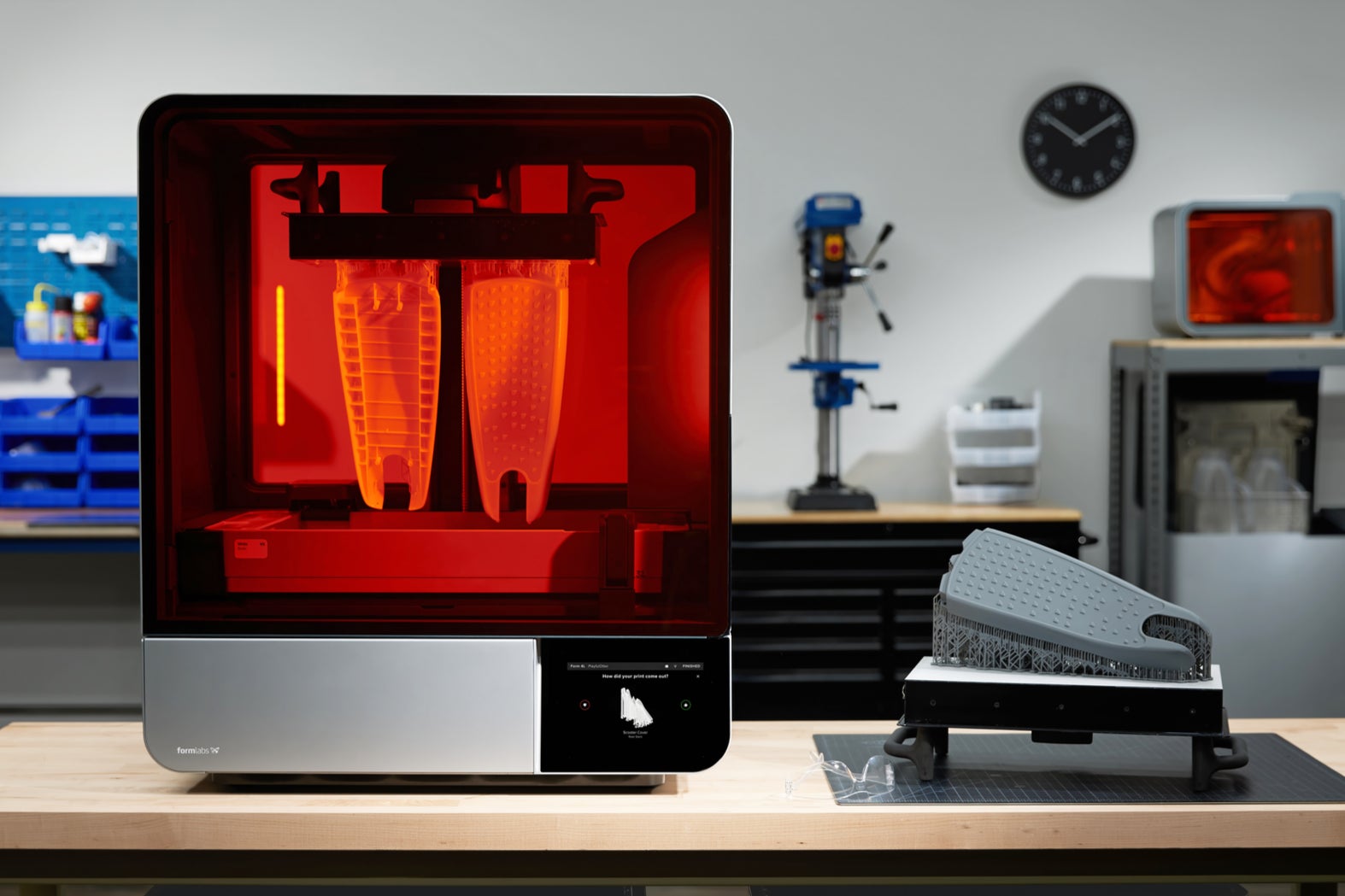 10 15 Formlabs Form 4L