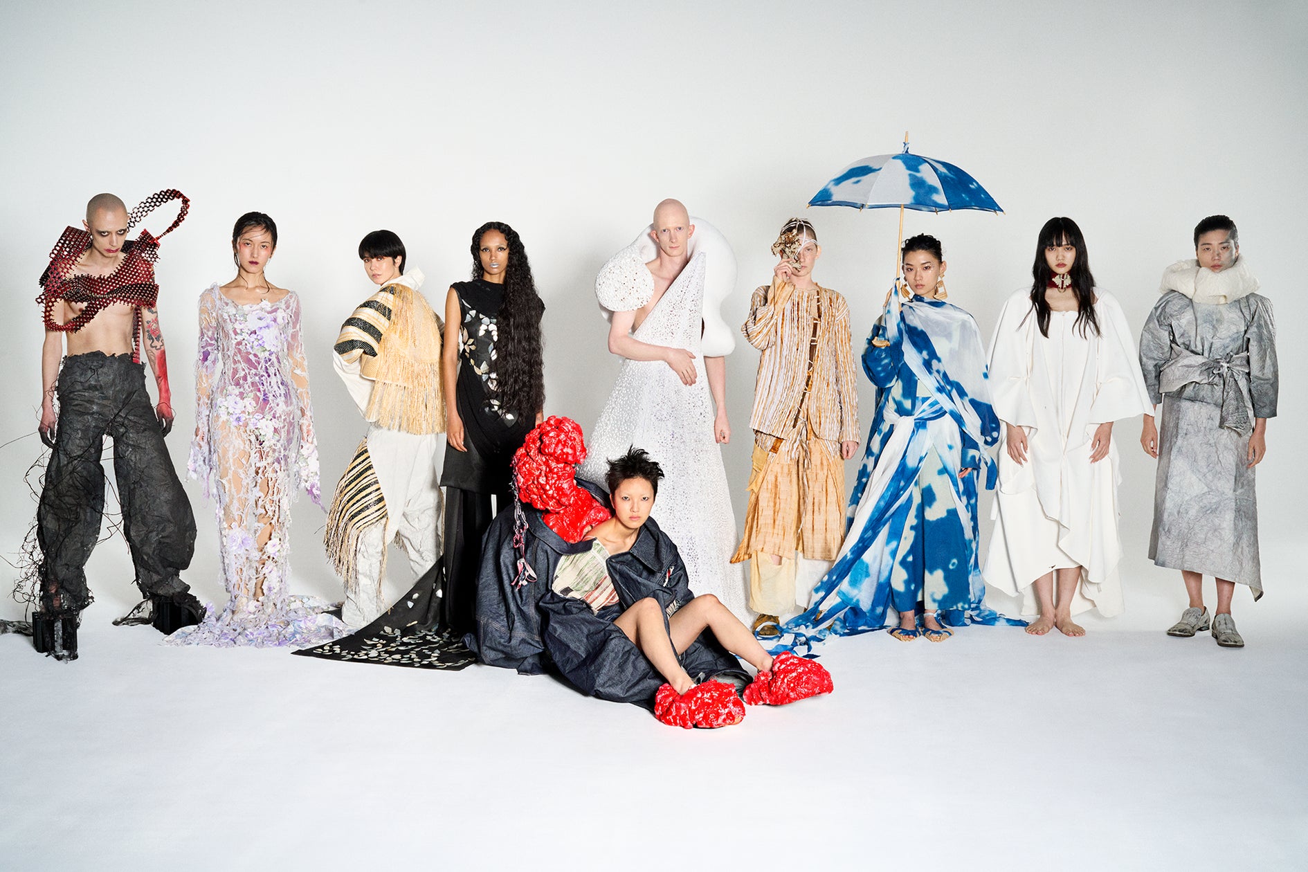 【新品・未開封】FASHION 20世紀のファッションデザイナー 141455-2-