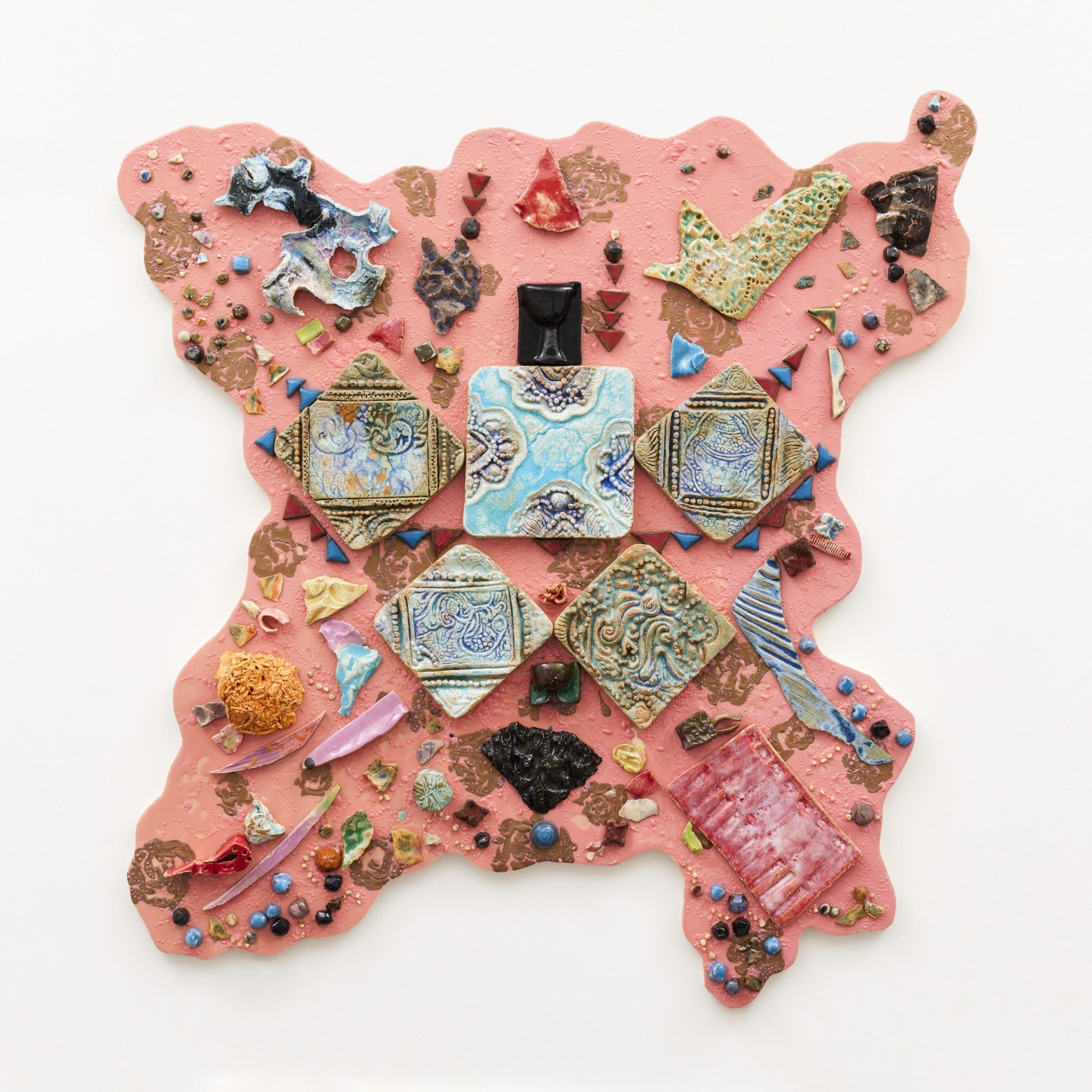 「星、空　Star, Sky」2021   ceramic and paint on board   h.94.1 x w.88.0 x d.7.8 cm  ©︎Xu Ning