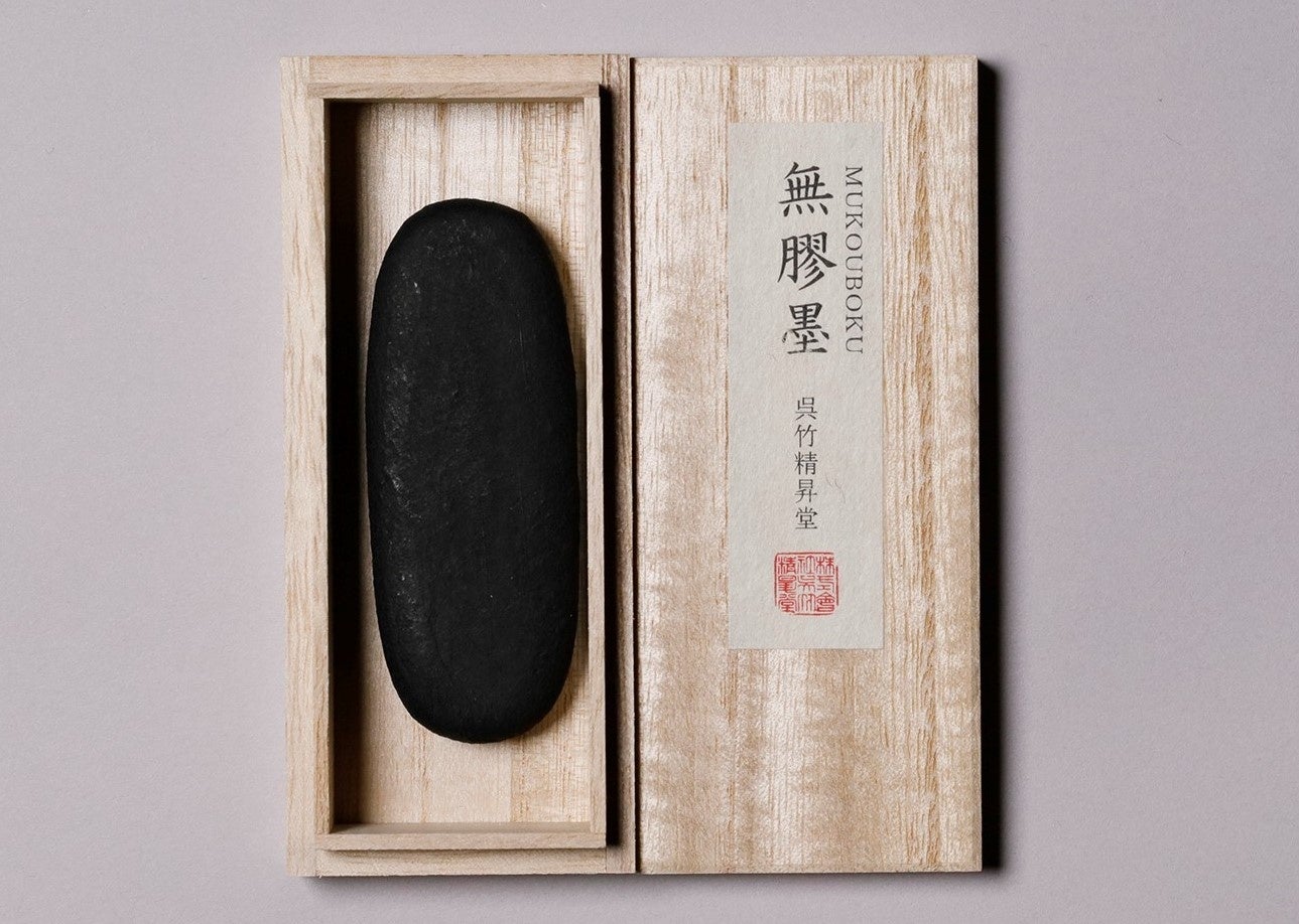 伝統を革新する墨2種「黒鉛墨」「無膠墨」を画材ラボ「PIGMENT TOKYO