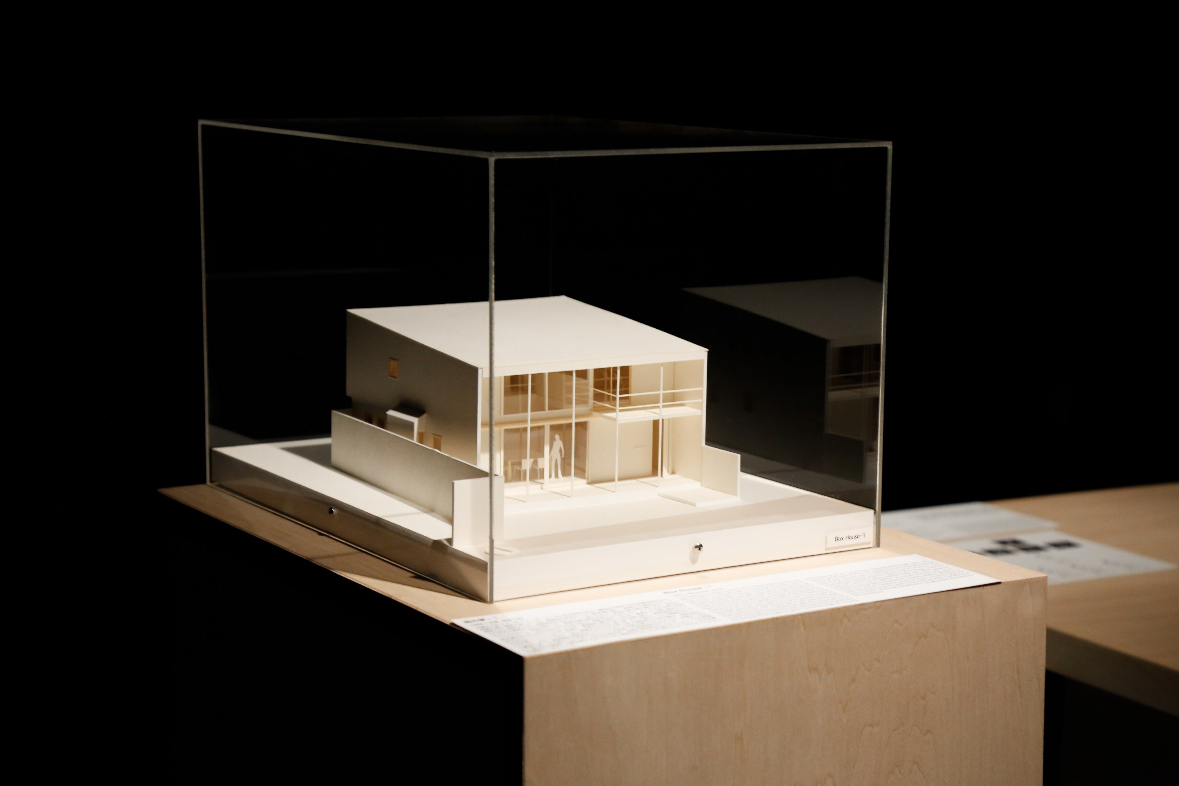 建築倉庫「難波和彦『箱の家』の展開」展示風景