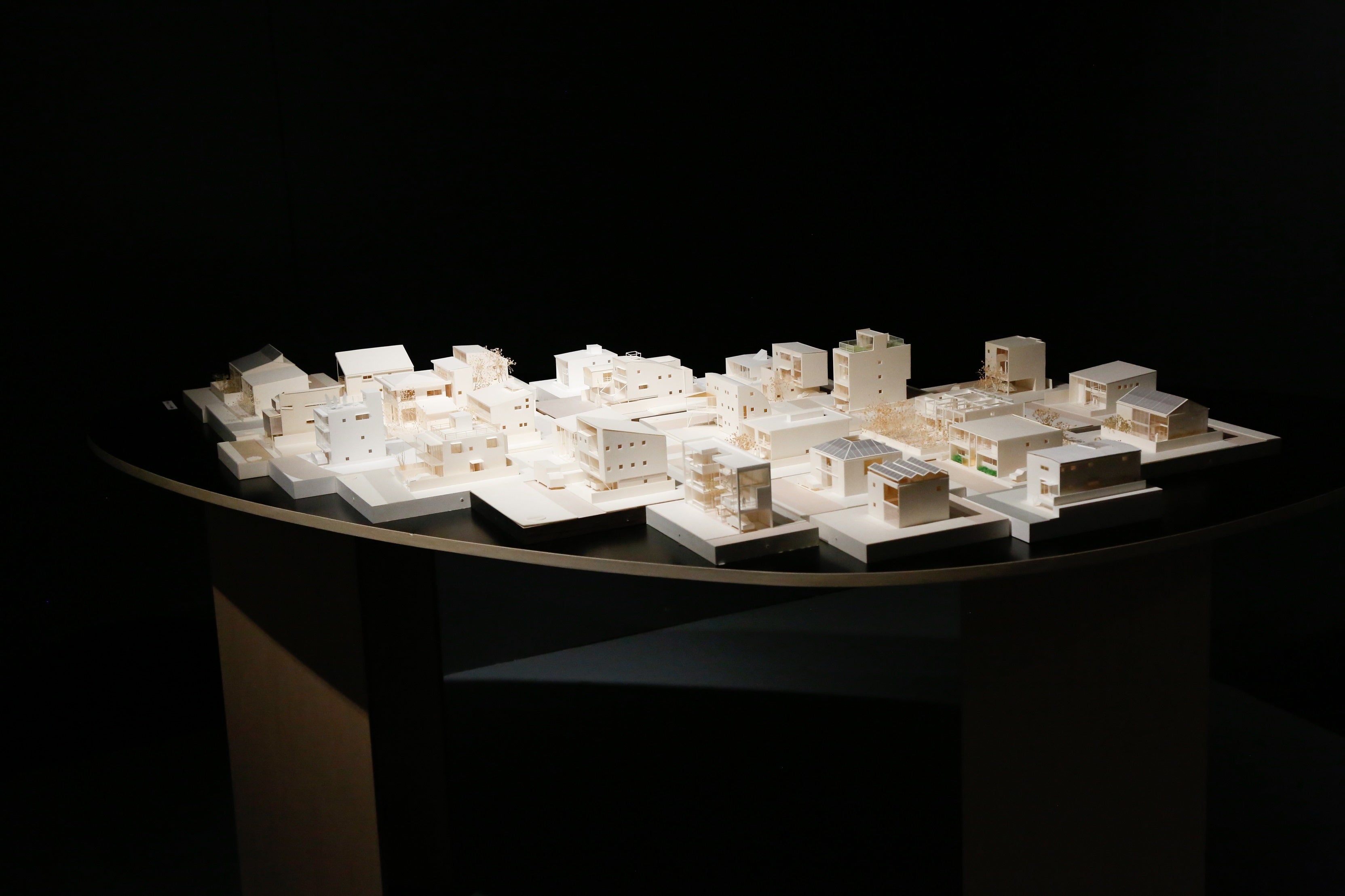 建築倉庫「難波和彦『箱の家』の展開」展示風景