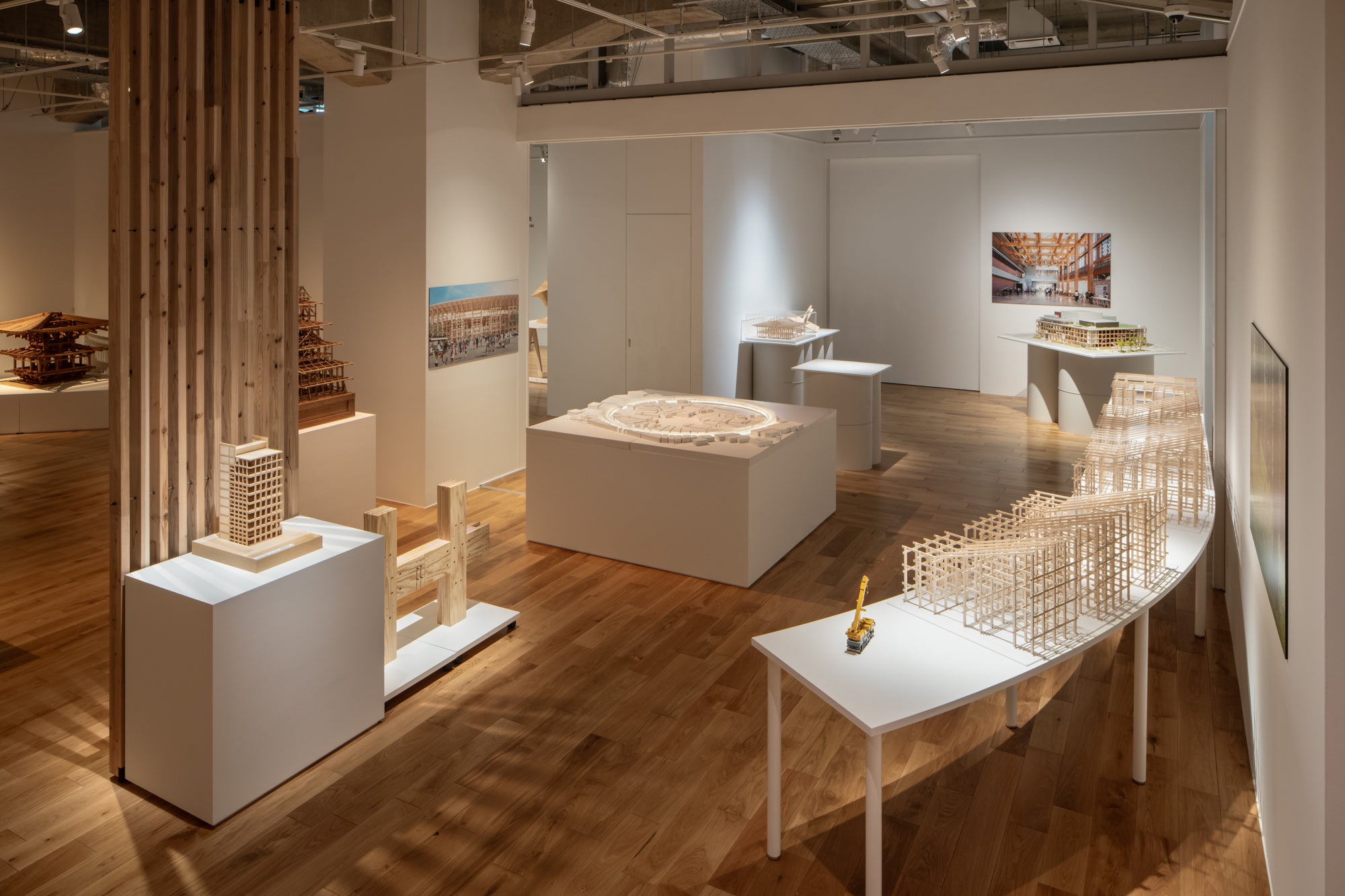 「感覚する構造- 法隆寺から宇宙まで -」展示風景　photo by ToLoLo Studio