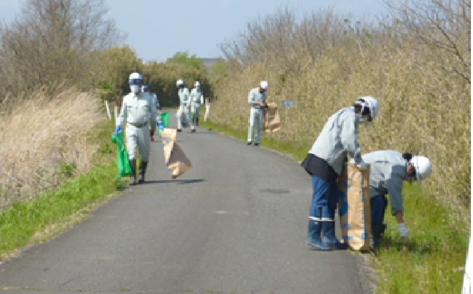 迫川清掃、除草作業の様子
