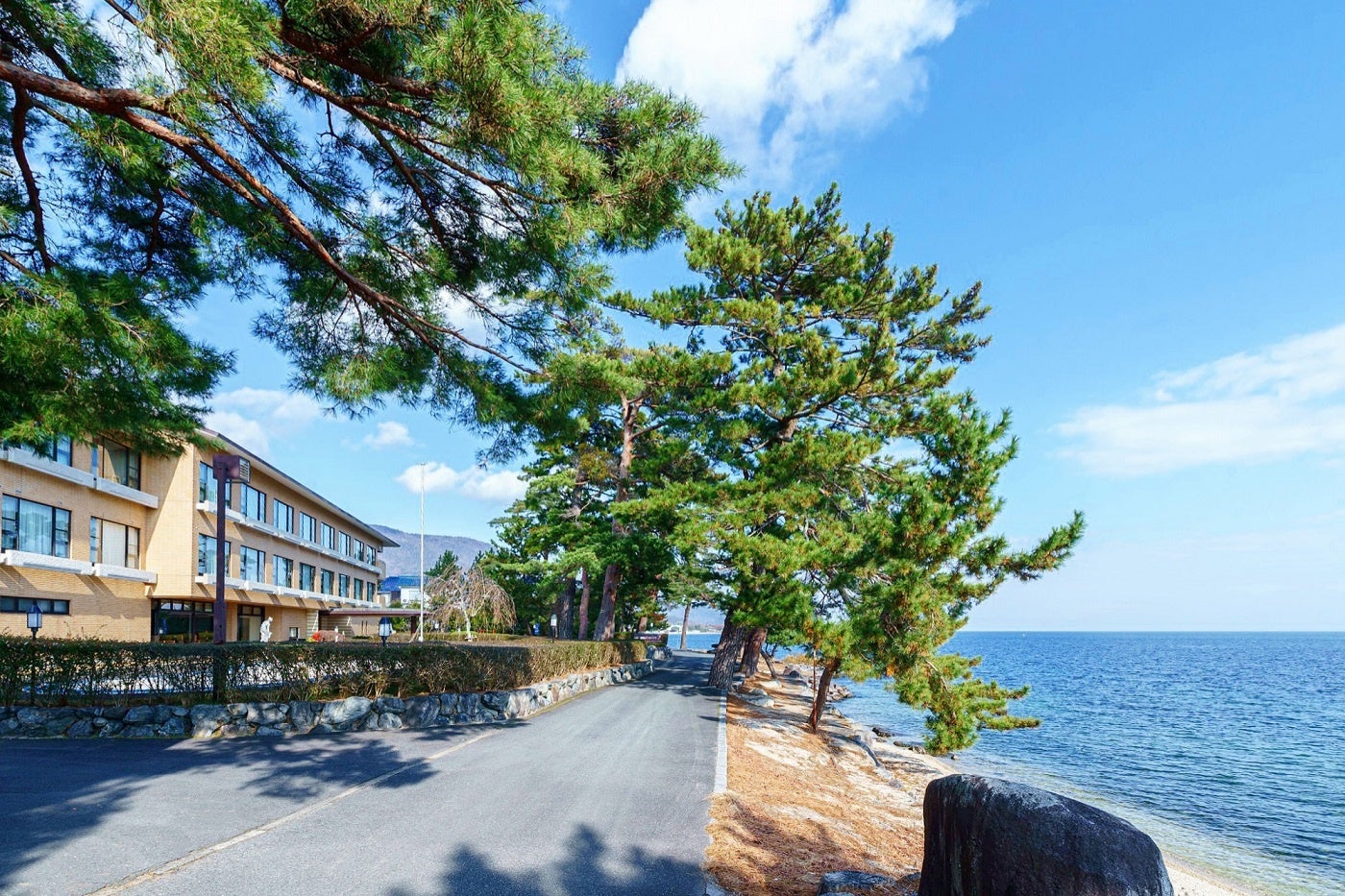 【琵琶湖】ホテル外観と琵琶湖